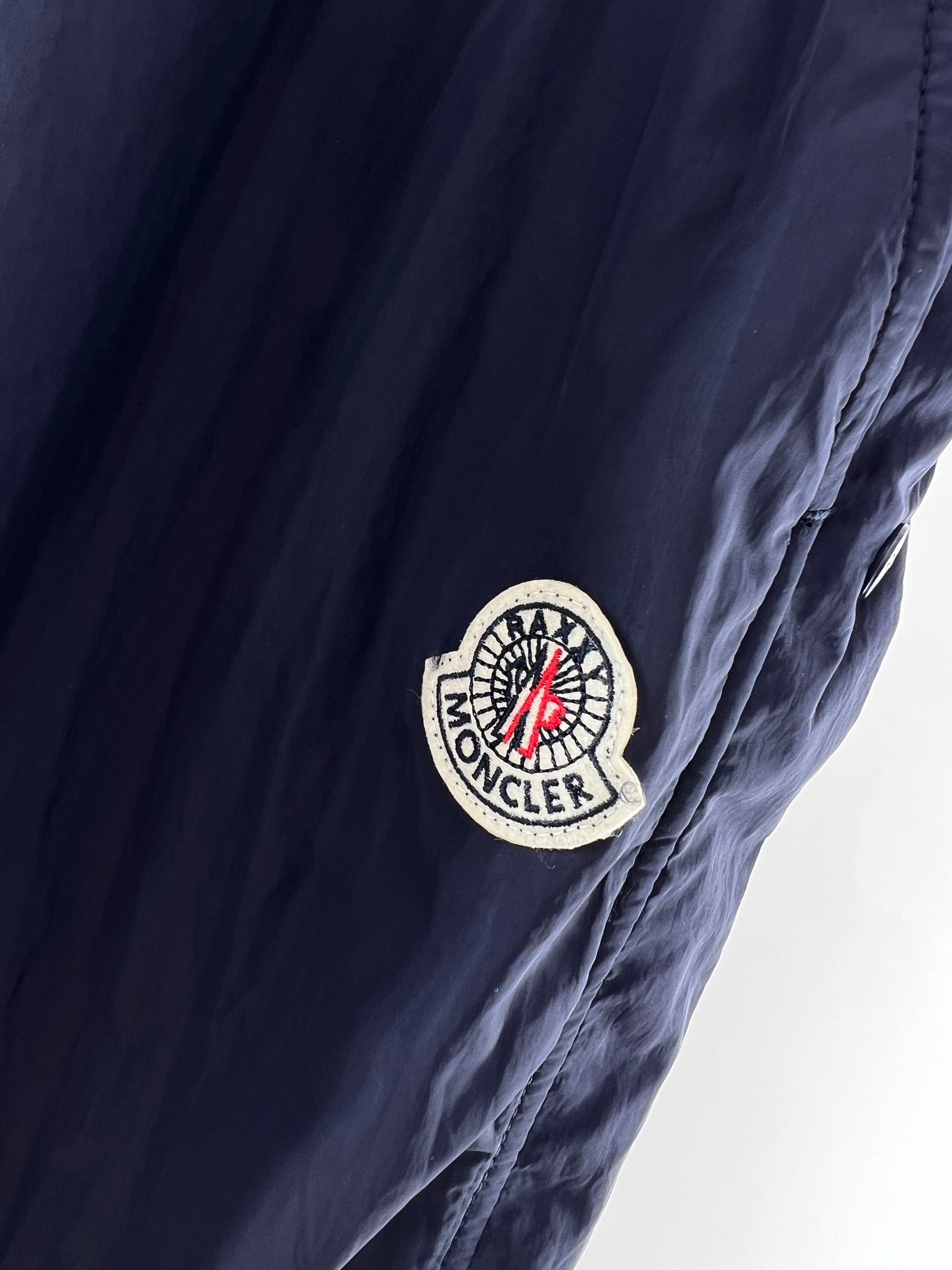 。 Mo原厂出品的蓝色抽绳松紧腰阔腿裤 经典蓝色系，自带清爽感，轻松适配各种风格穿搭。抽绳松紧腰设计超贴