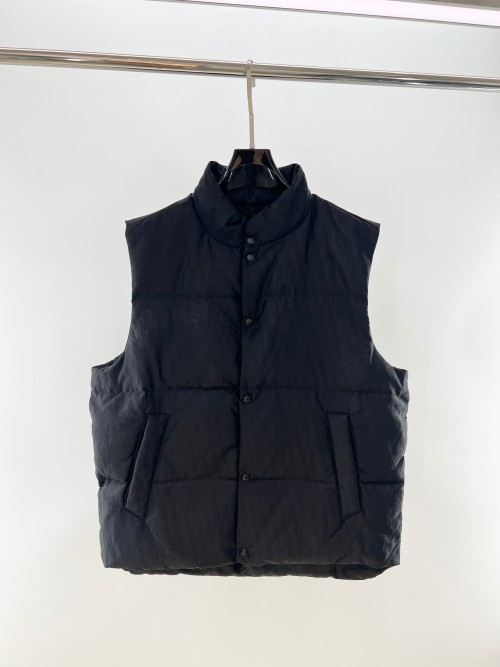 Dior Oblique Jacquard Padded Vest, High-Density Nylon, Black, Size 46-52 1 Dior Oblique Jacquard Padded Vest, High-Density Nylon, Black, Size 46-52