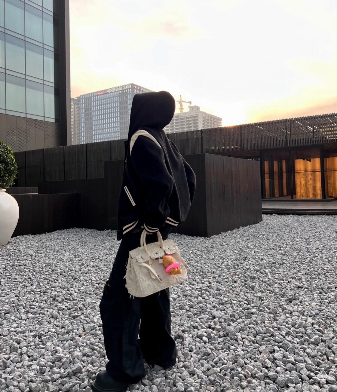 。 CE大C字母标识~情侣款短款嵌花连帽棒球服夹克外套 美式复古学院风的百分之70羊毛混纺外套，区别市场