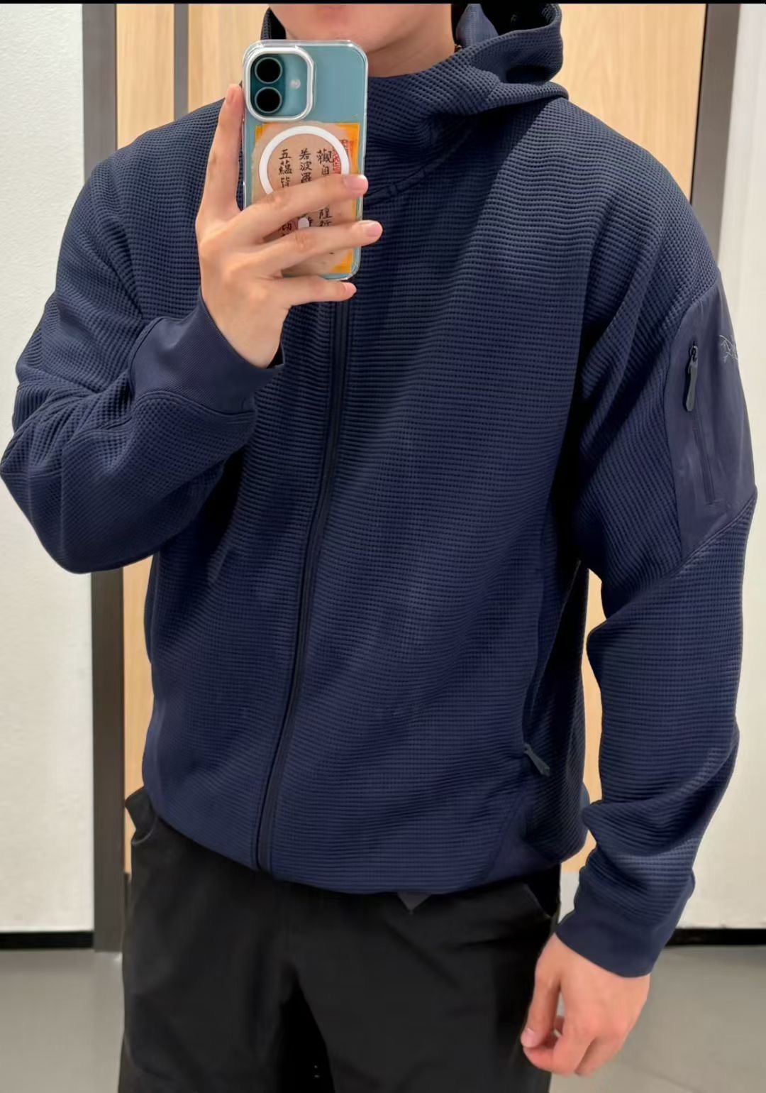 。 新品出货。鸟Olera 华夫格26FW刺绣logo保暖舒适简约连帽夹克外套。顶级刺绣。面料 辅料1:
