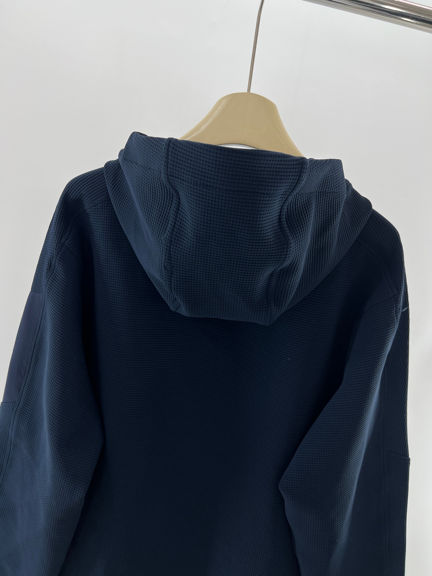 。 新品出货。鸟Olera 华夫格26FW刺绣logo保暖舒适简约连帽夹克外套。顶级刺绣。面料 辅料1: