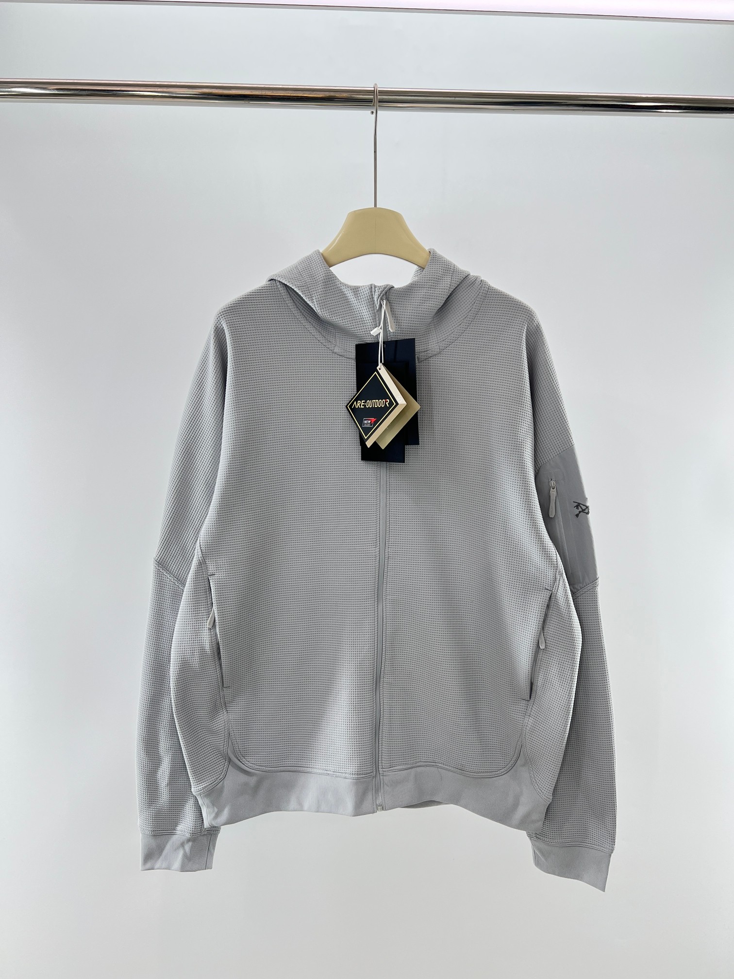 。 新品出货。鸟Olera 华夫格26FW刺绣logo保暖舒适简约连帽夹克外套。顶级刺绣。面料 辅料1: