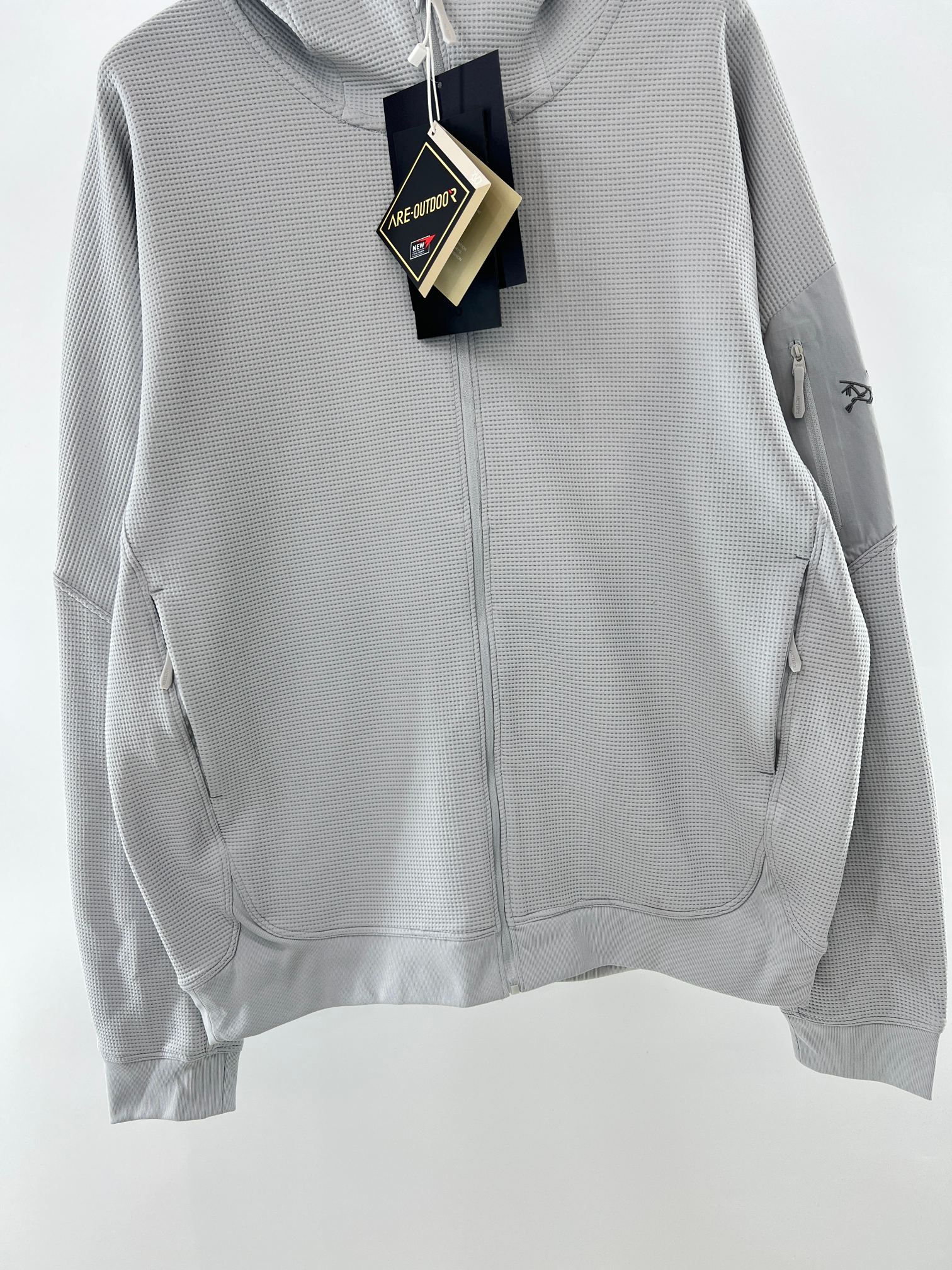 。 新品出货。鸟Olera 华夫格26FW刺绣logo保暖舒适简约连帽夹克外套。顶级刺绣。面料 辅料1: