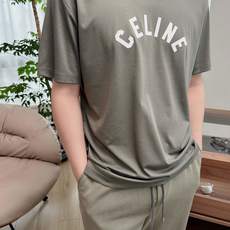 CE天丝亚麻混纺字母T 高阶松弛感之选~经典弧形CE字母标识,以高密胶印工艺呈现,利落挺括不软塌,低调中 CE天丝亚麻混纺字母T 高阶松弛感之选~经典弧形CE字母标识,以高密胶印工艺呈现,利落挺括不软塌,低调中