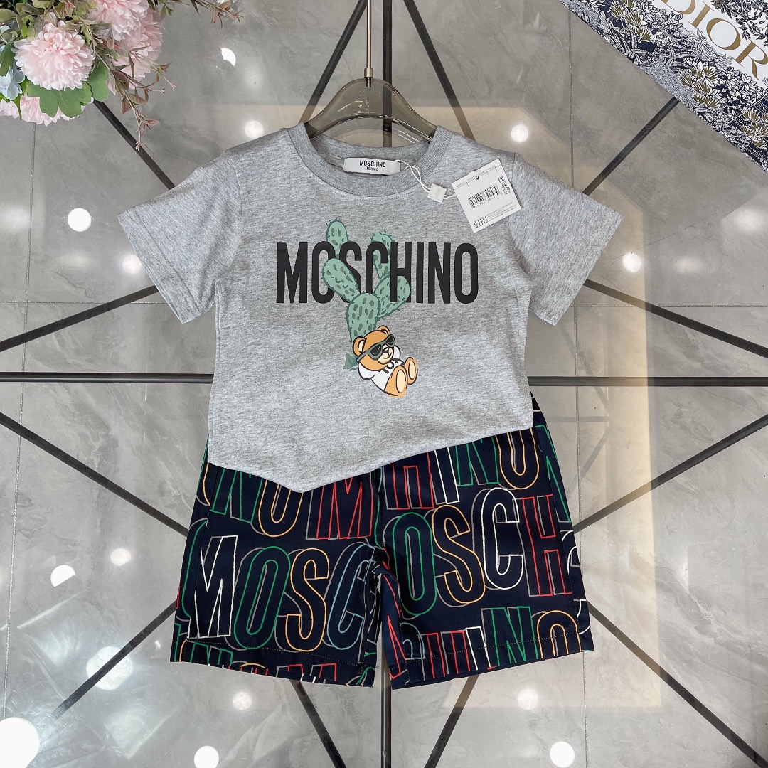 Moschino Podróbka
 Odzież Szorty T-Shirt 7 gwiazdek Replica projektantów
 Czarny Biały Drukowanie Bawełna Krótki rękaw