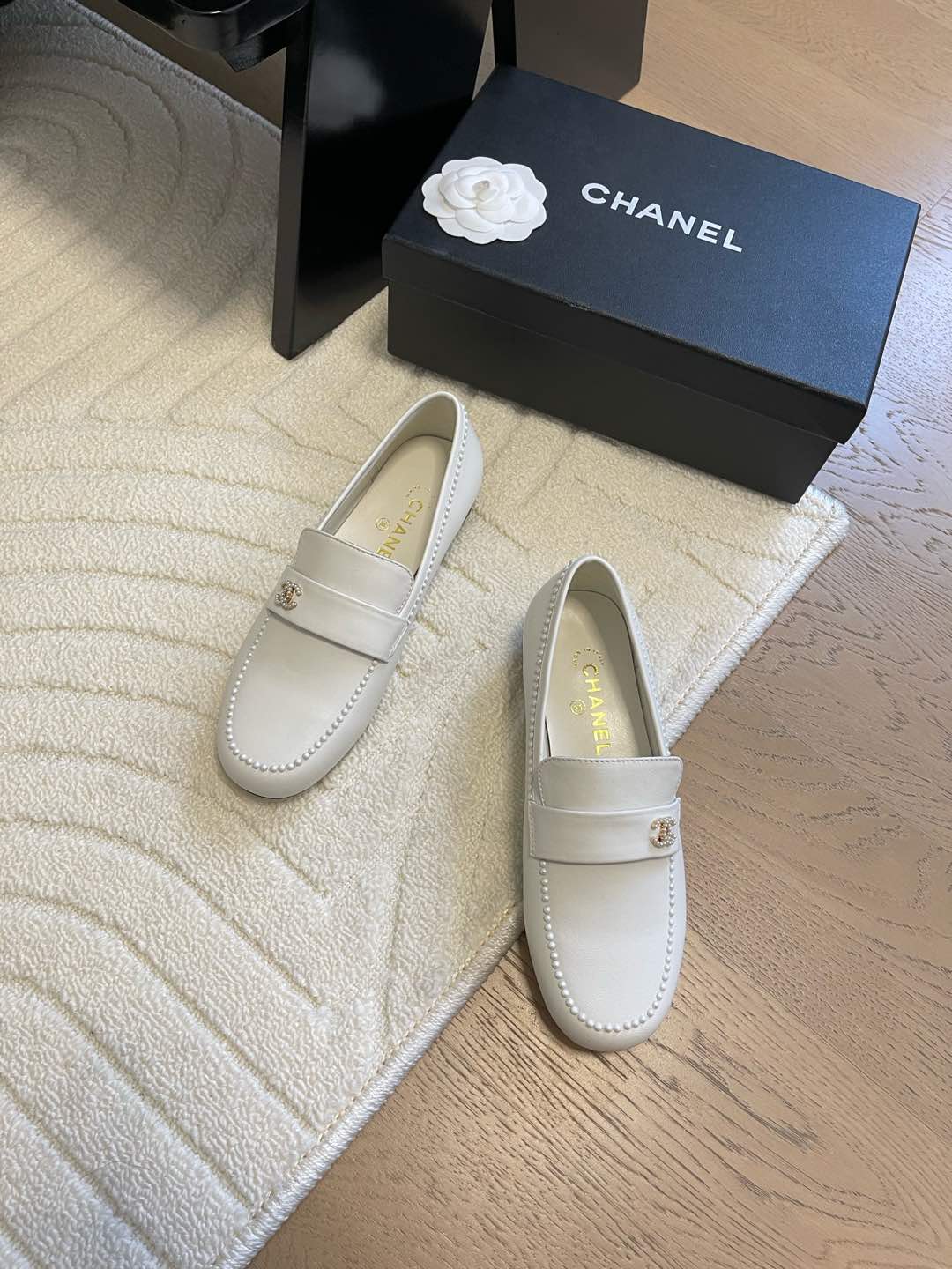 NO:424586,Chanel 25C new Lefu shoes, king-fried style!  Top version ~ right version, upper cowhide, inner sheepskin, original 11 outsole, size 35-41, customized non-return, loafers semi-trailer, chanel, loafers, cowhide, sheepskin19860909Chanel 25C新款乐富鞋 王炸款！顶级版本~对版货 鞋面牛皮 内里羊皮 原版11大底 码数35-41 定制不退换,乐福鞋半拖,chanel,loafers,cowhide,sheepskin,Women's Shoes