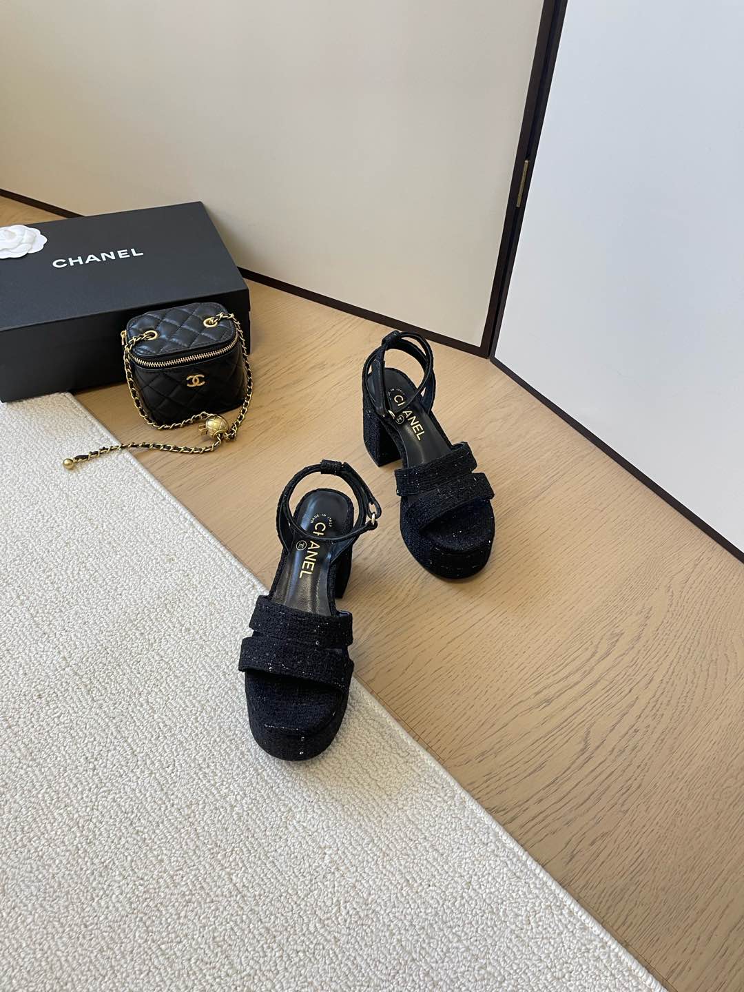 NO:244431,[Spot sale] *25 Counter [authentic grade] version!  !  Official catalog Numbers of codes 35, 36, 37, 38, 39 (34/40/41 Custom made to communicate with customer service) are equipped with genuine Italian packaging, sandals, sandals19860909【现货发售】 *25 专柜【正品级】版本！！ 官方目录 码数35、36、37、38、39 (34/40/41 需要定做跟客服♂沟通) 均配有意大利正品包装,凉鞋,sandals,Women's Shoes