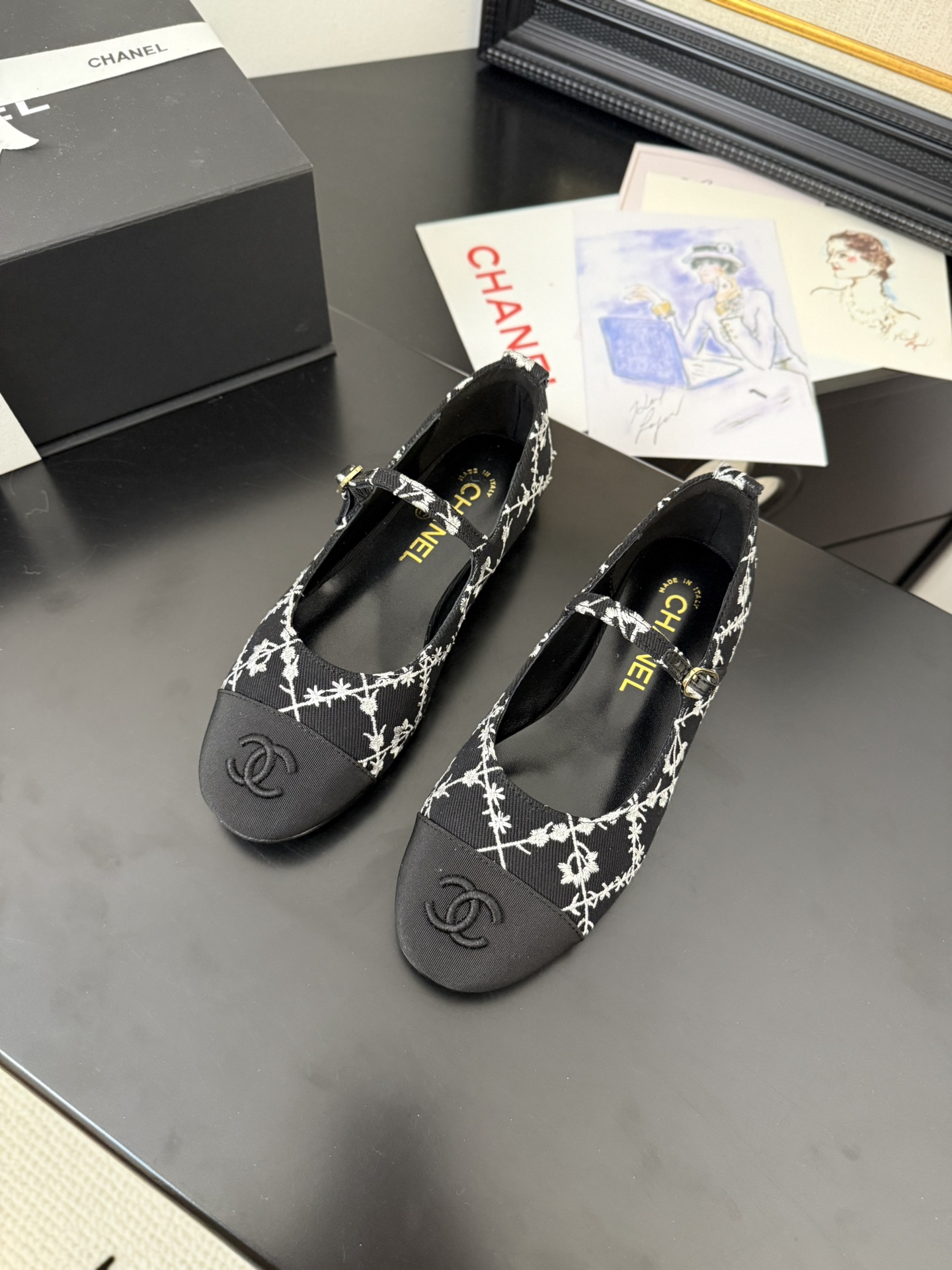 NO:237236,[Spot sale] *25 Counter [authentic grade] version!  !  Official catalog Number of codes 35, 36, 37, 38, 39 (34/40/41 Custom-made communication with customer service) Print 30 Heel height 1.5cm, single shoes19860909【现货发售】 *25 专柜【正品级】版本！！ 官方目录 码数35、36、37、38、39 (34/40/41 需要定做跟客服♂沟通)  印花30 跟高 1.5cm,单鞋,Women's Shoes