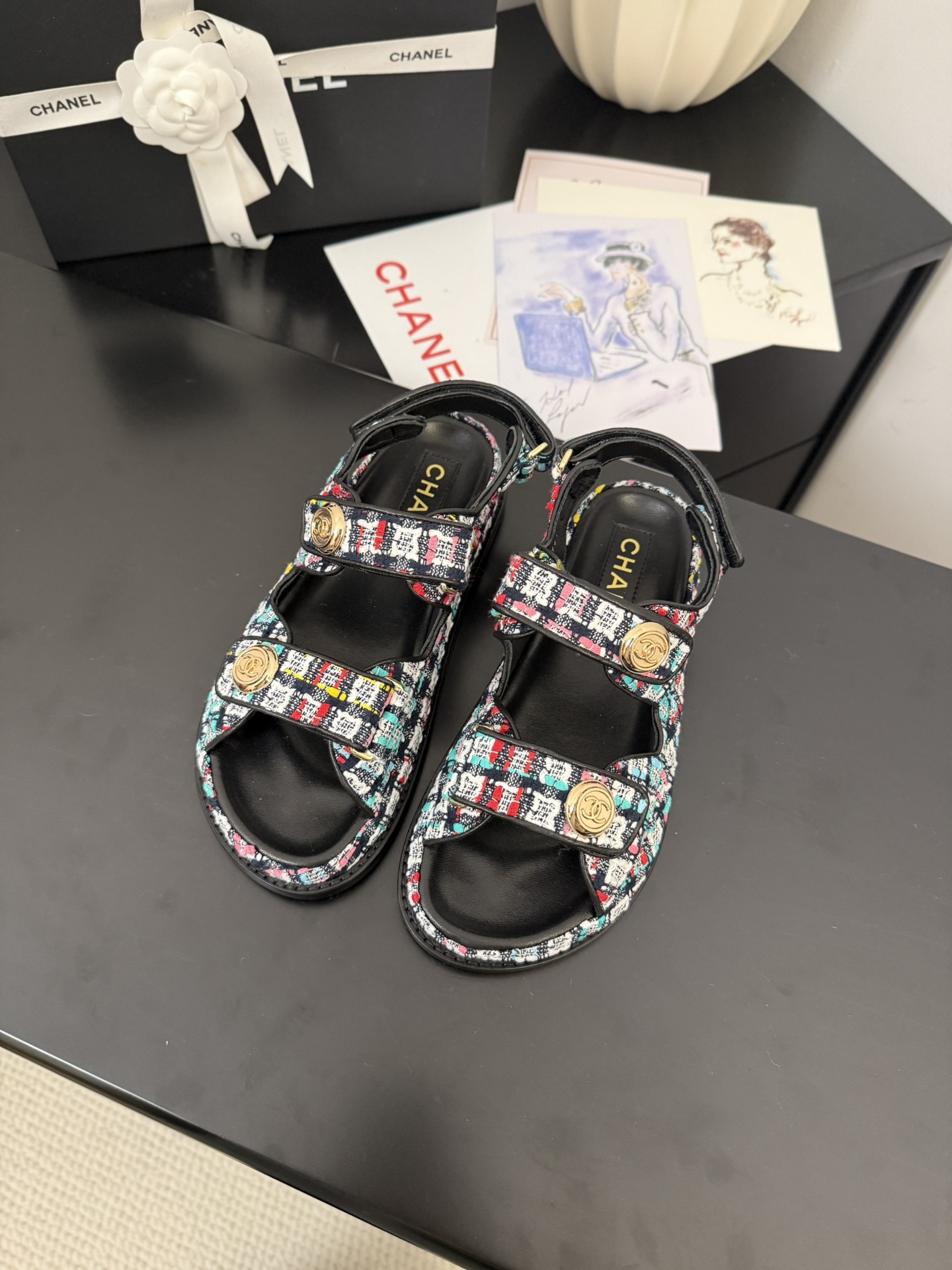 NO:226038,Semi-torque sandals genuine leather sole 30 Chanel 25 new Velcro sandal layout!  Top version of the product!  All colors are available in my home!  Imported upper fabric, sheepskin inside the footrest, original hardware buckle. All equipped with top-grade packaging for special counters!  Size:35-39 Other sizes customization, slippers, sandals, chanel, sandals, slippers, sheepskin19860909半拖 凉鞋 真皮底30 Chanel 25新魔术贴凉鞋版面！ 顶级对版货！ 所有的颜色我家都有！ 鞋面进口面料,垫脚内里羊皮,原版五金扣. 均配专柜顶级包装！ Size:35-39 其它码数定做,拖鞋凉鞋,chanel,sandals,slippers,sheepskin,Women's Shoes