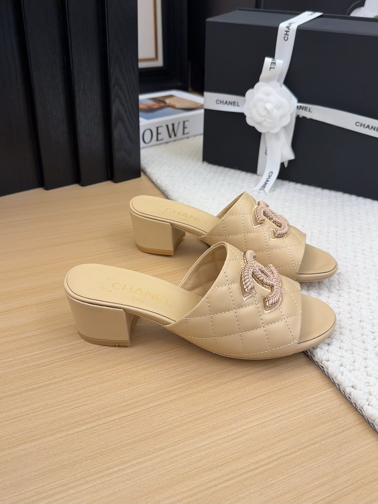 Elegant Beige Leather Heeled Sandals with Iconic CC Logo, Heel height: 5cm/2cm 2 i1742150342 3970 7