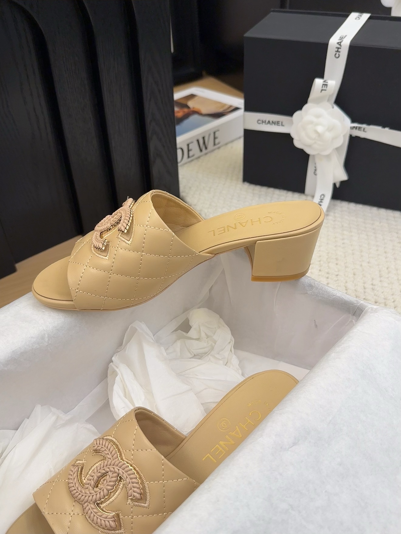 Elegant Beige Leather Heeled Sandals with Iconic CC Logo, Heel height: 5cm/2cm 9 i1742150342 7702 1