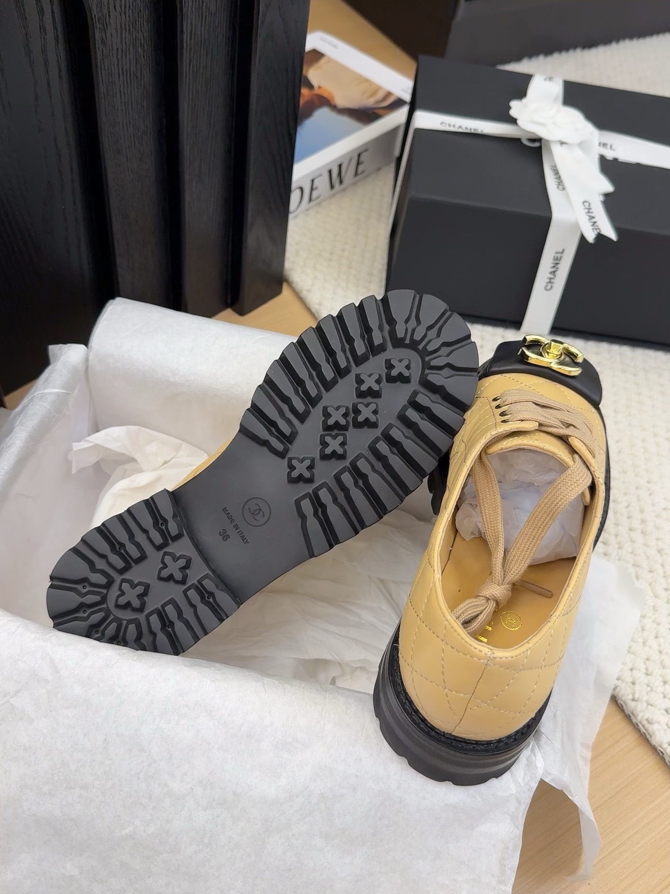 Elegant Women's Quilted Leather Lace-Up Oxford Shoes with CC Logo Detail 10 i1742186943 3497 3