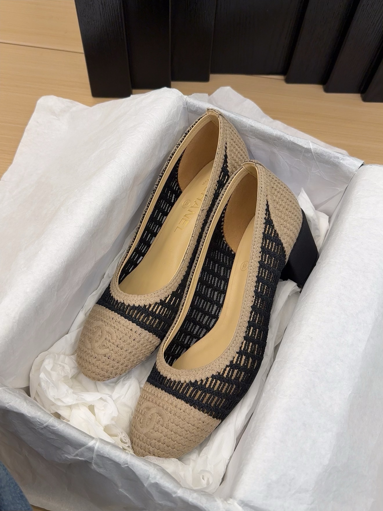 Chanel 25P Woven Ballet Pumps with Block Heel - Elegant & Comfortable 5 i1742387908 2090 0