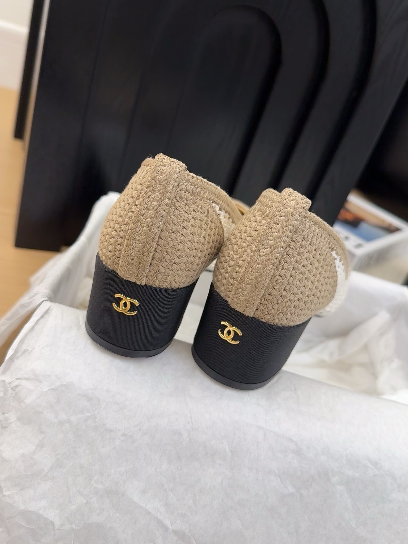 Chanel 25p Woven Beige & White Ballet Heels, Elegant & Comfortable 8 i1742387955 4504 0