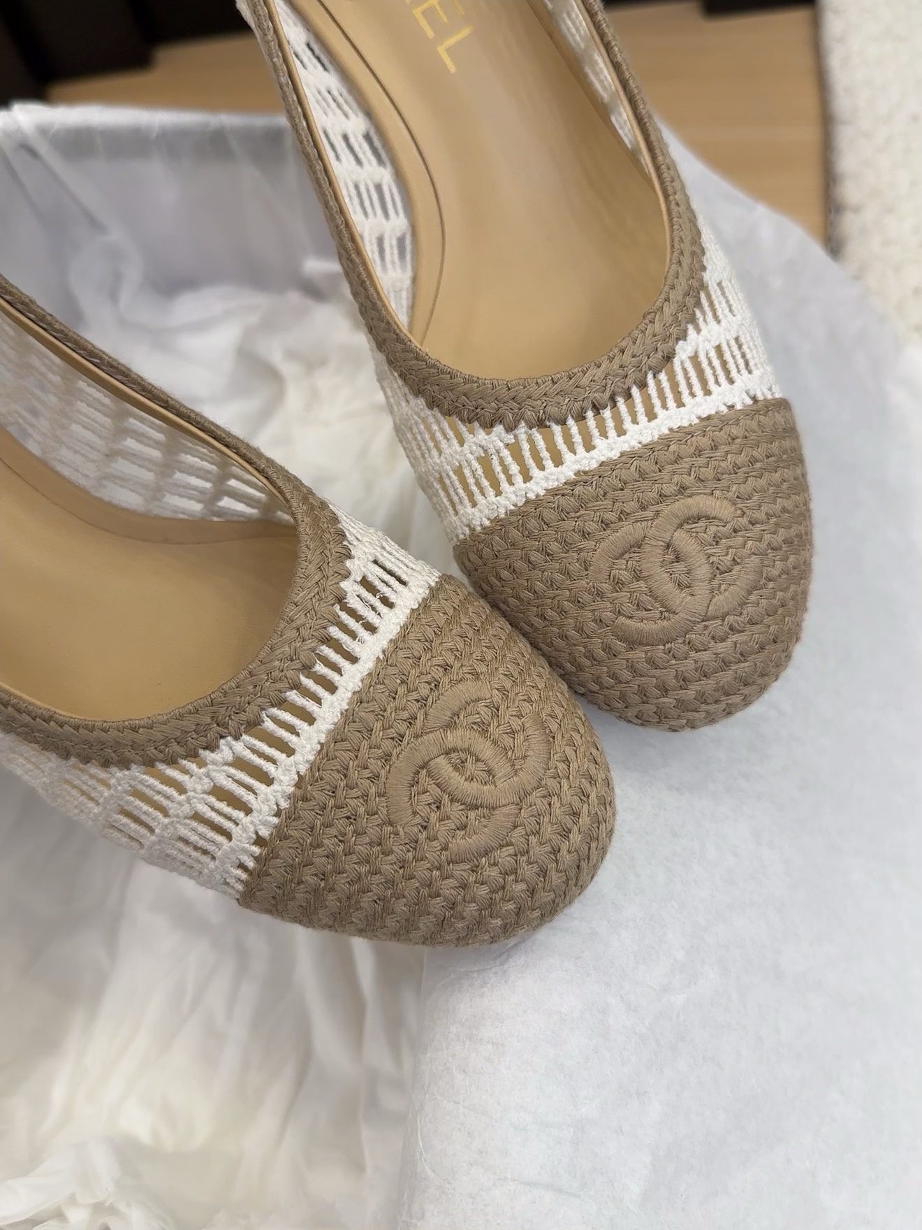 Chanel 25p Woven Beige & White Ballet Heels, Elegant & Comfortable 7 i1742387955 509 0