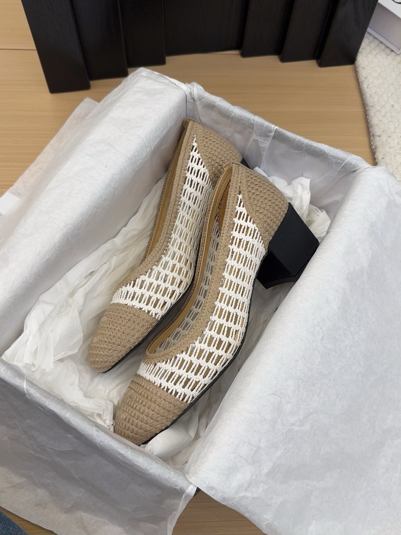 Chanel 25p Woven Beige & White Ballet Heels, Elegant & Comfortable 5 i1742387955 9486 0