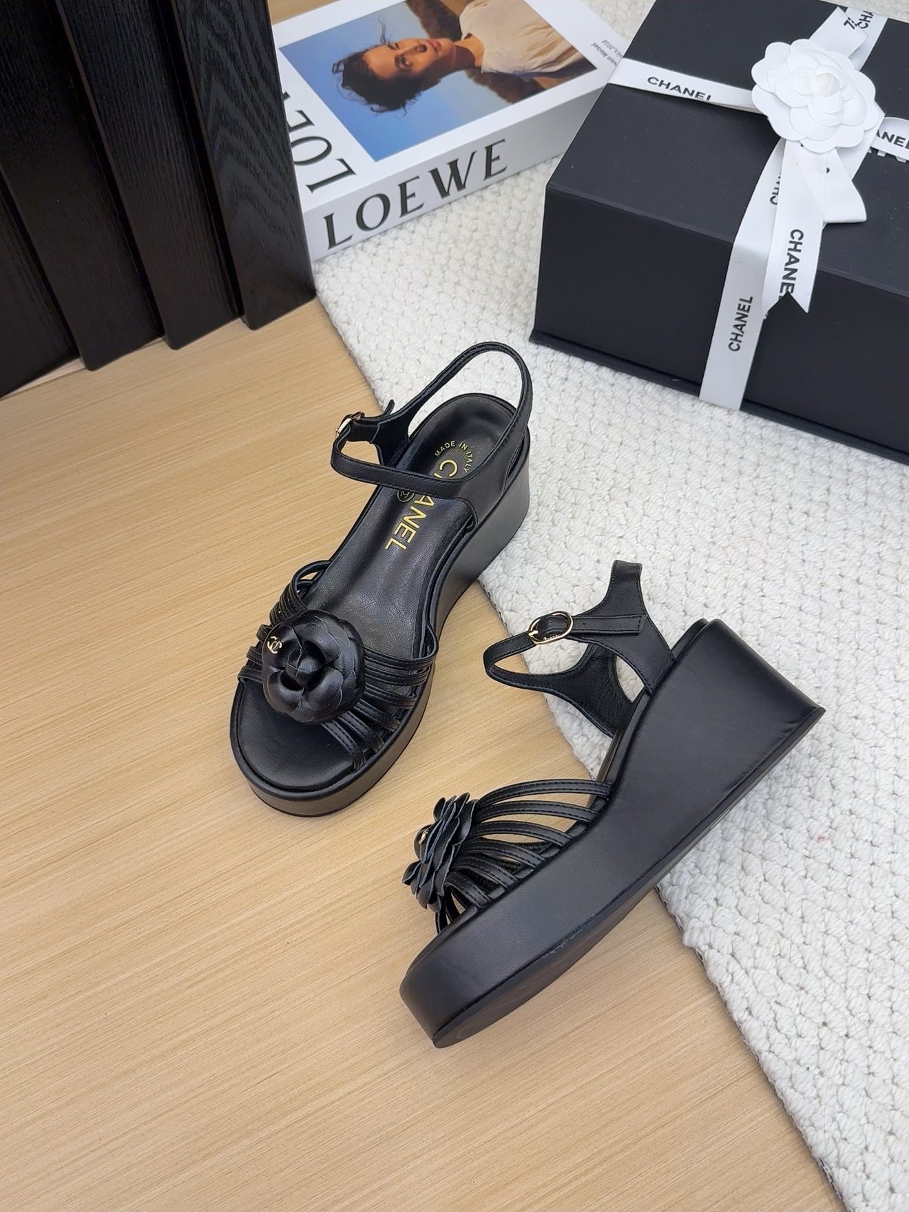 Elegant Black Leather Wedge Sandals with Floral Detail - Italian Craftsmanship 2 i1742491937 8330 3