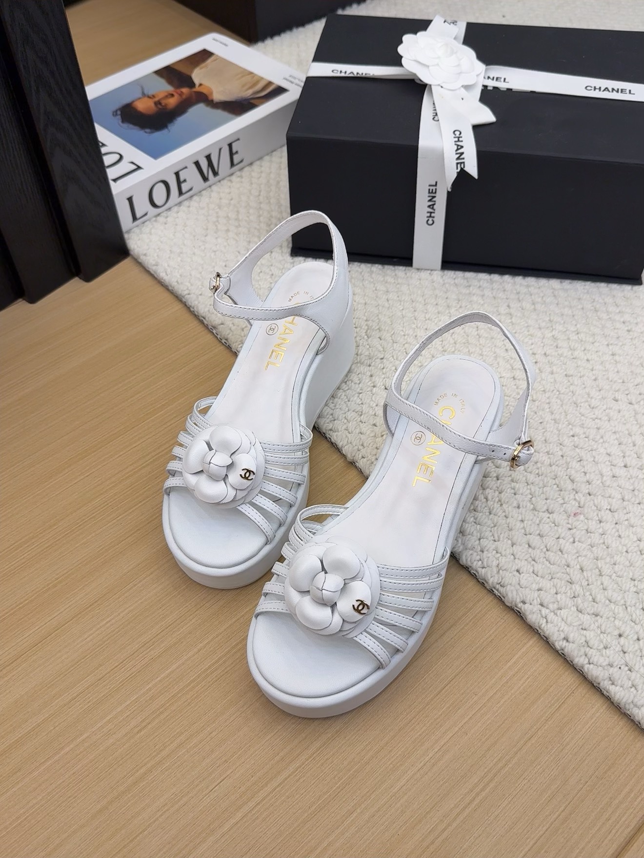 Elegant White Leather Platform Sandals with Flower Detail, Comfortable & Stylish 3 i1742492169 24 3