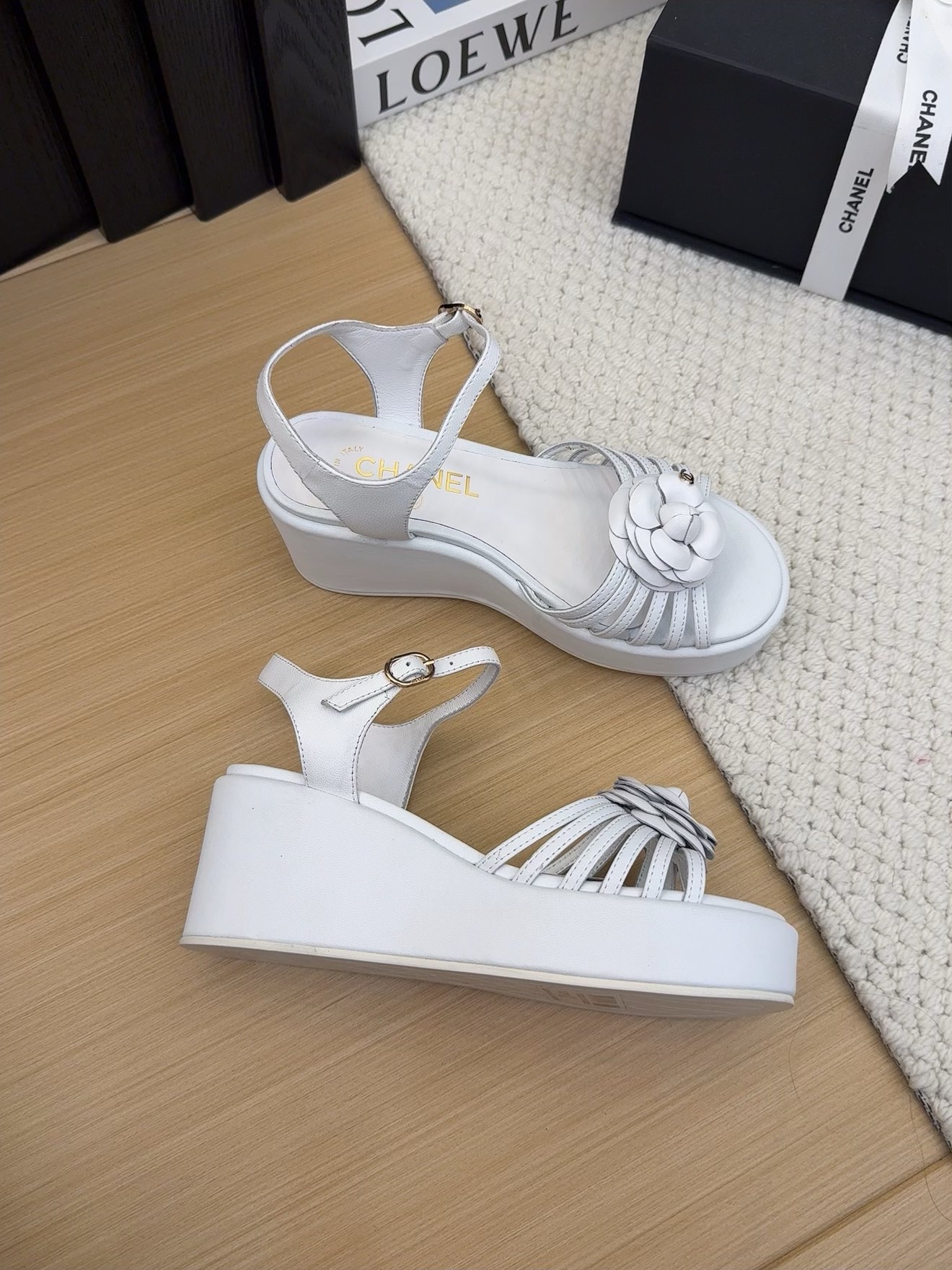 Elegant White Leather Platform Sandals with Flower Detail, Comfortable & Stylish 2 i1742492169 3269 5