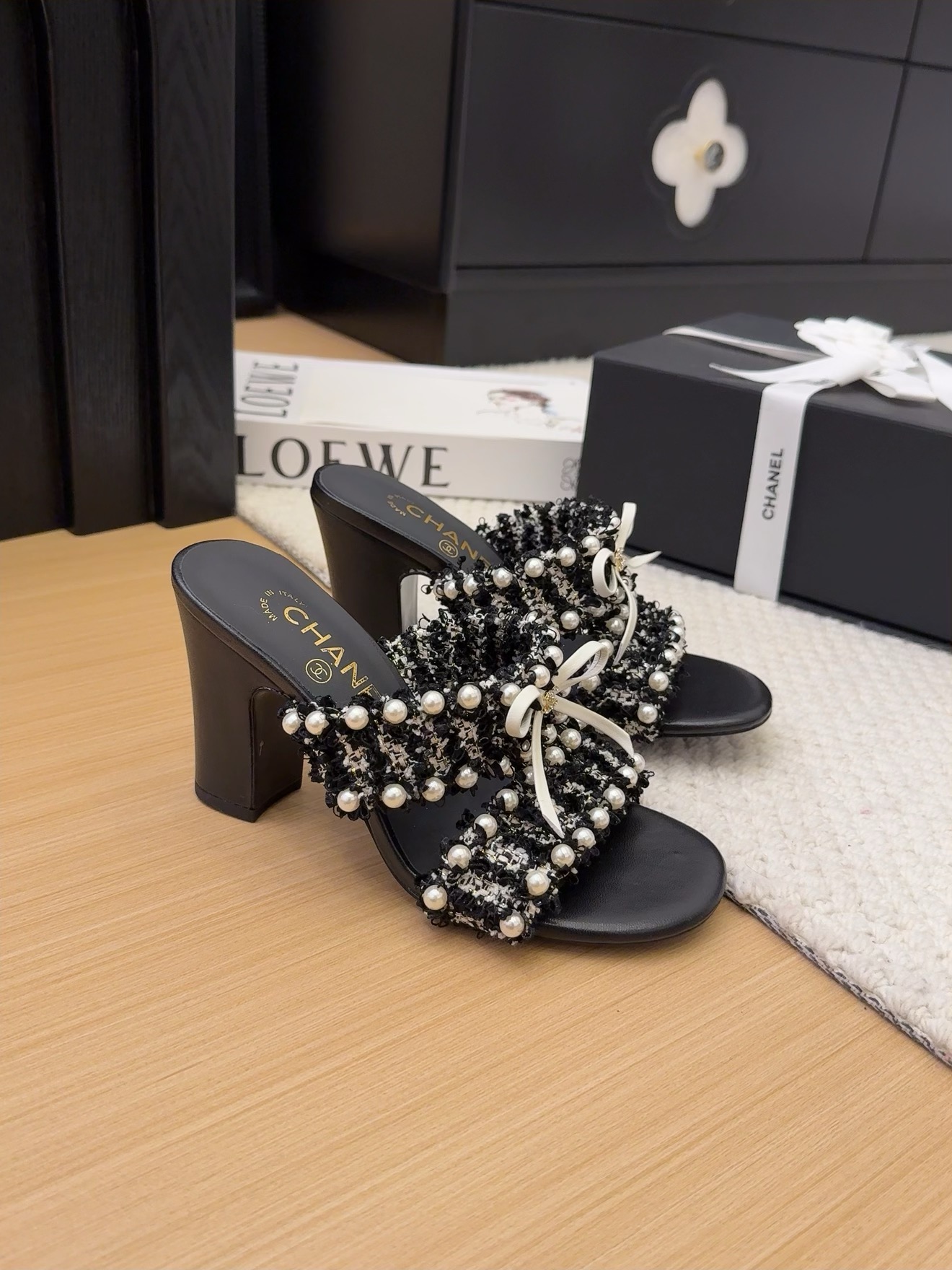 Elegant Chanel Heeled Sandals with Pearl Embellishments for Women, Black/White 4 i1742905186 3385 0