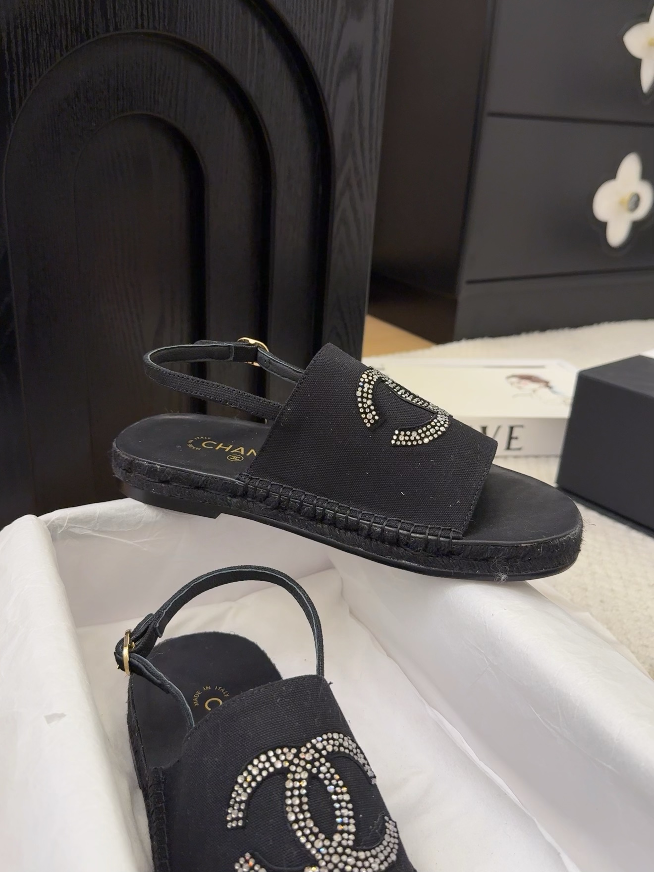 Elegant Chanel Espadrille Sandals - Classic Style with Iconic CC Logo 10 i1743053117 3740 0