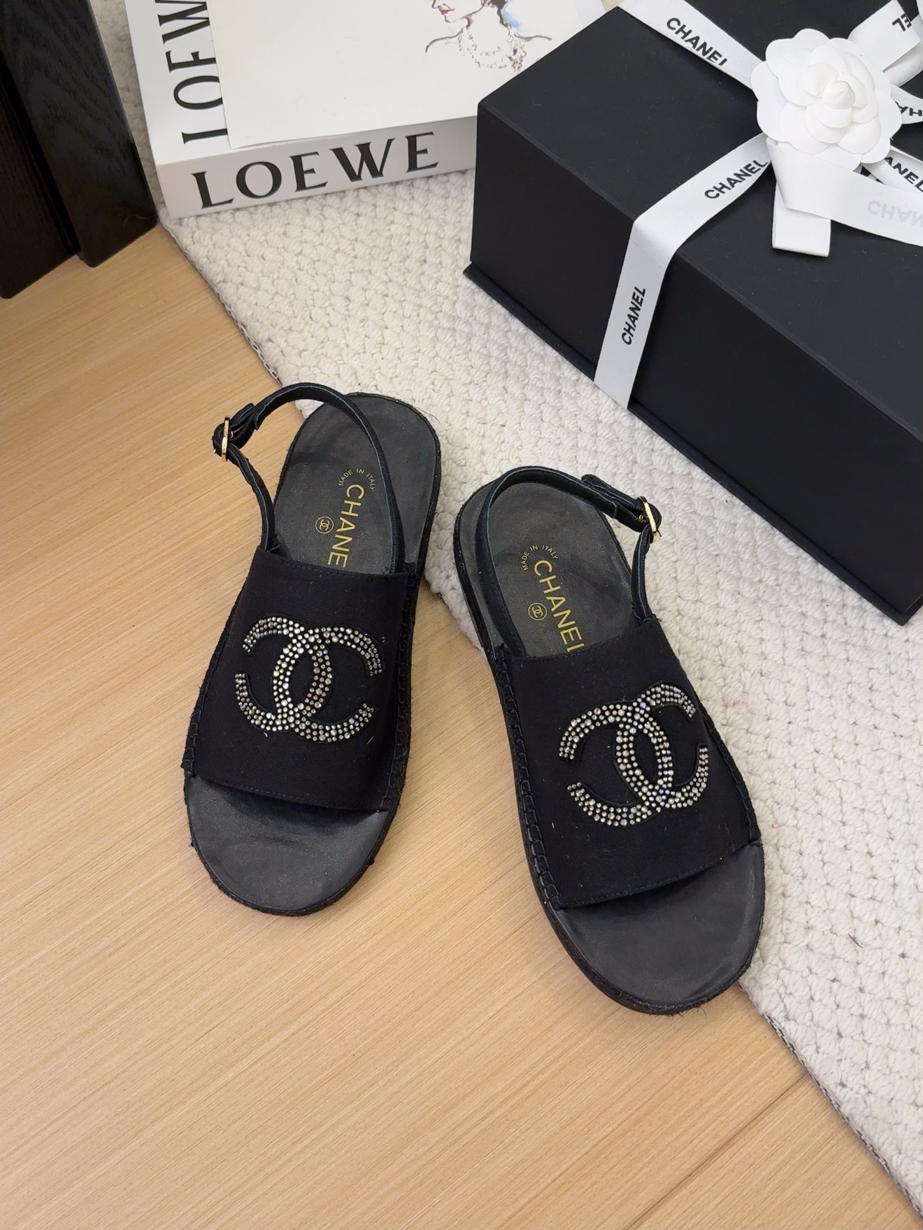 Elegant Chanel Espadrille Sandals - Classic Style with Iconic CC Logo 3 i1743053117 7143 4