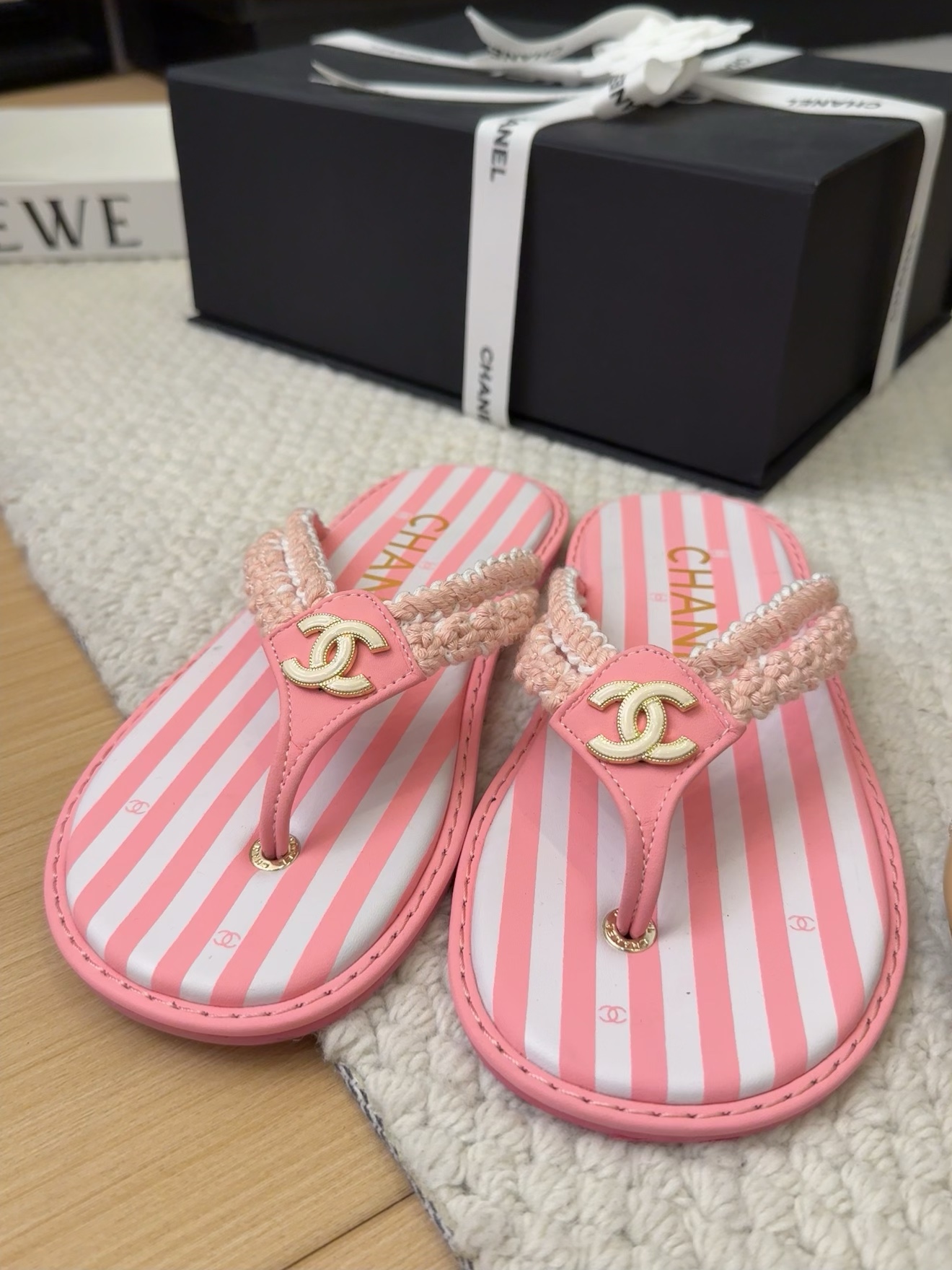 Elegant Chanel Pink Striped Thong Sandals Women's Summer Beach Shoes Size 35-39 5 i1743063207 6216 7