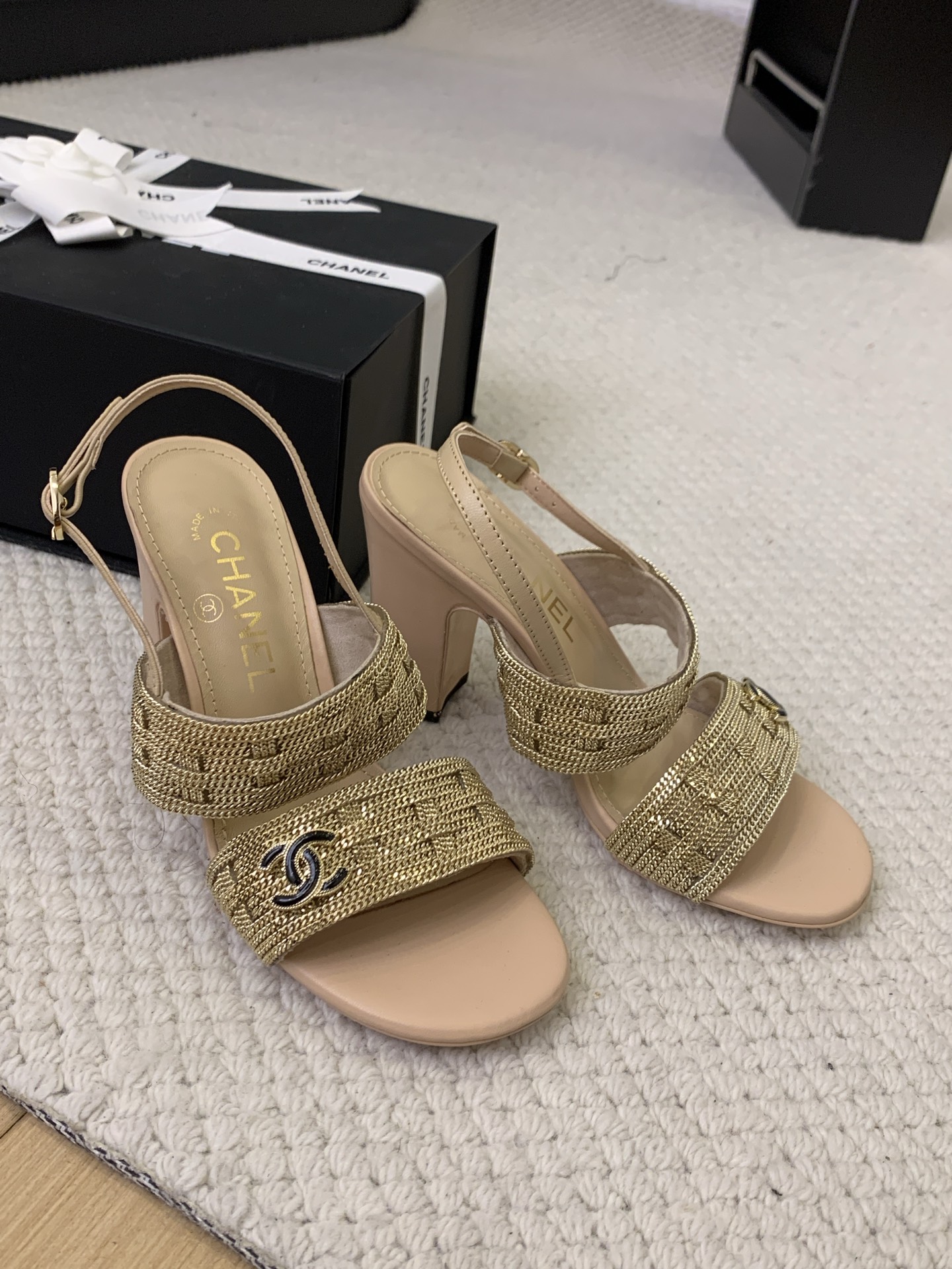 Elegant Chanel 25 Heels with Gold Chain Detail and Italian Packaging 5 i1743203077971 9806 0 2