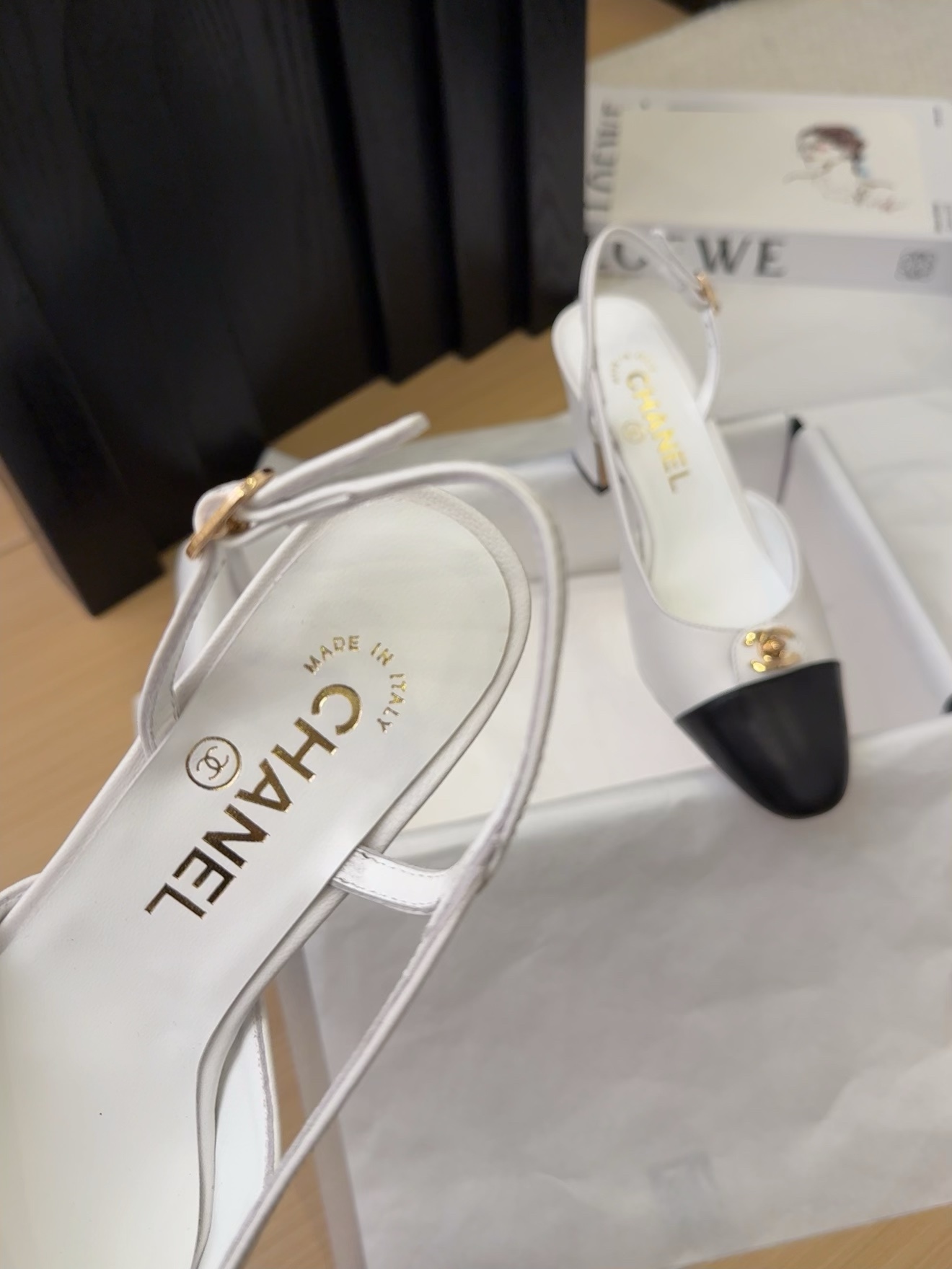 Elegant Chanel 25 Slingback Heels - Black and White Leather Pumps 9 i1743328853 8078 0