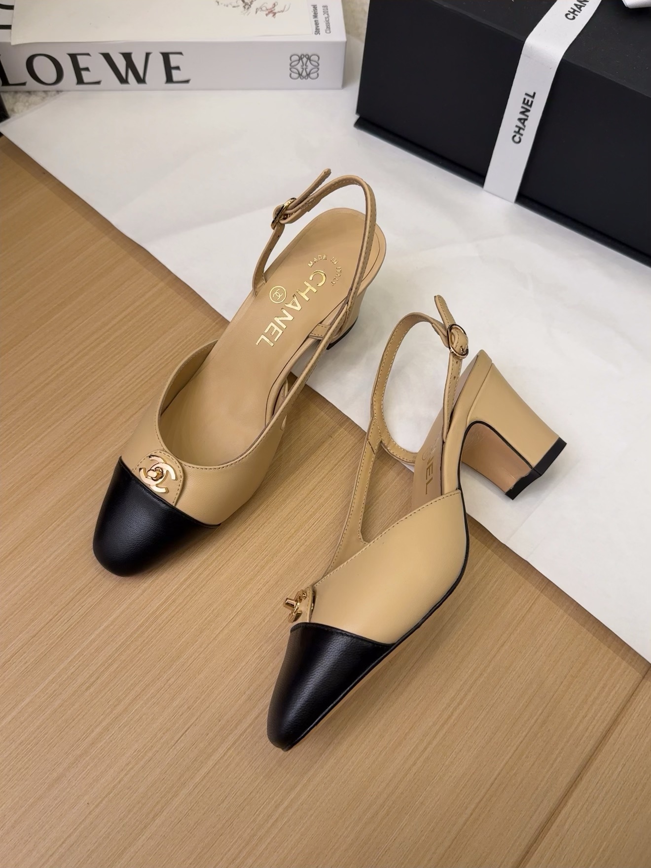 Elegant Chanel Slingback Pumps: Beige & Black Leather, Authentic Italian Packaging 1 Elegant Chanel Slingback Pumps: Beige & Black Leather, Authentic Italian Packaging