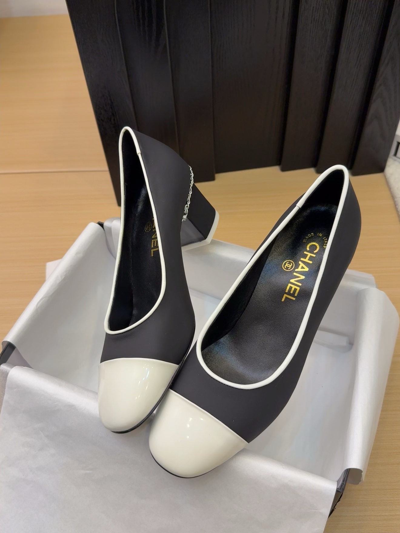 Chanel 25 Black & White Leather Pumps, Italian Packaging, Women Shoes 9 i1743387571 9479 4