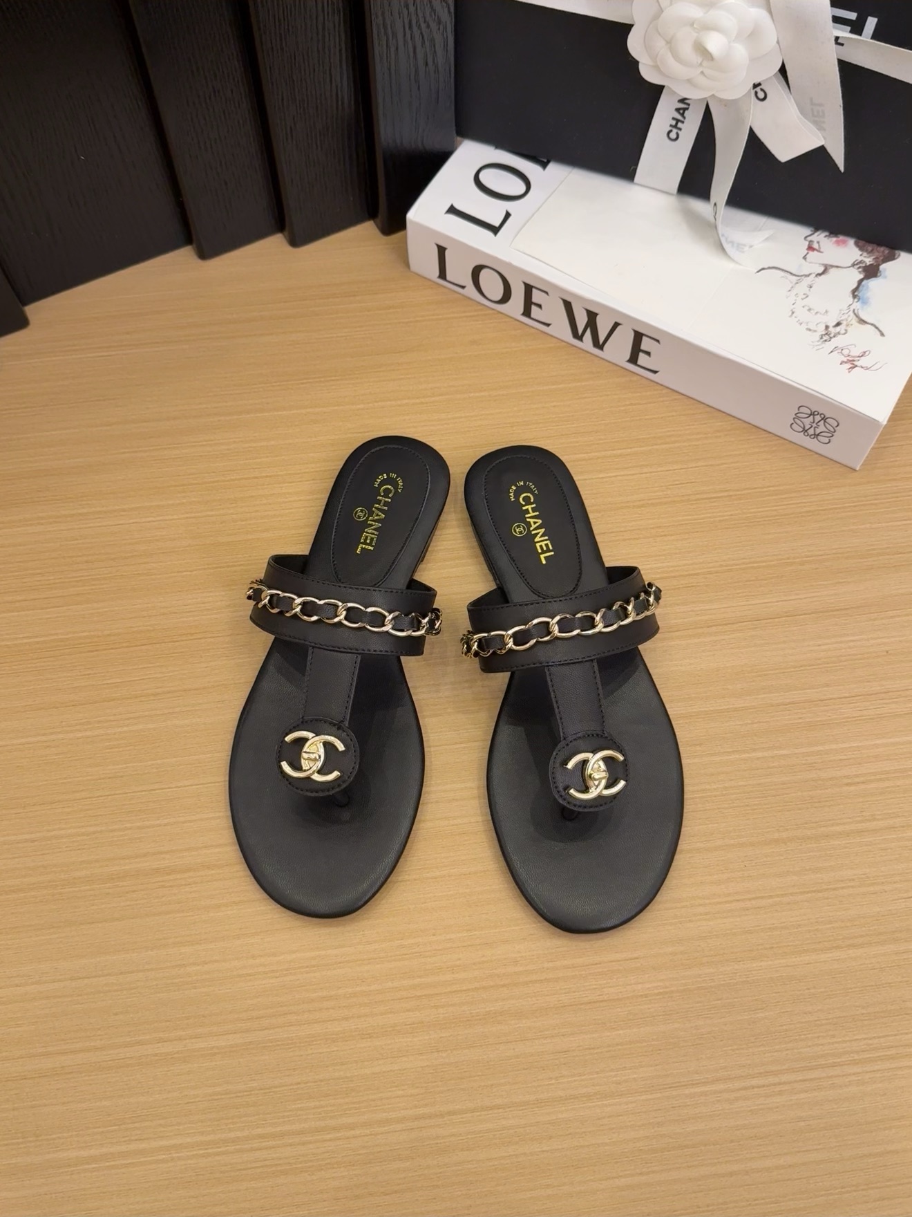 Elegant Chanel Black Leather Thong Sandals with Chain Detail - Size 35-39 3 i1743510680 7352 0