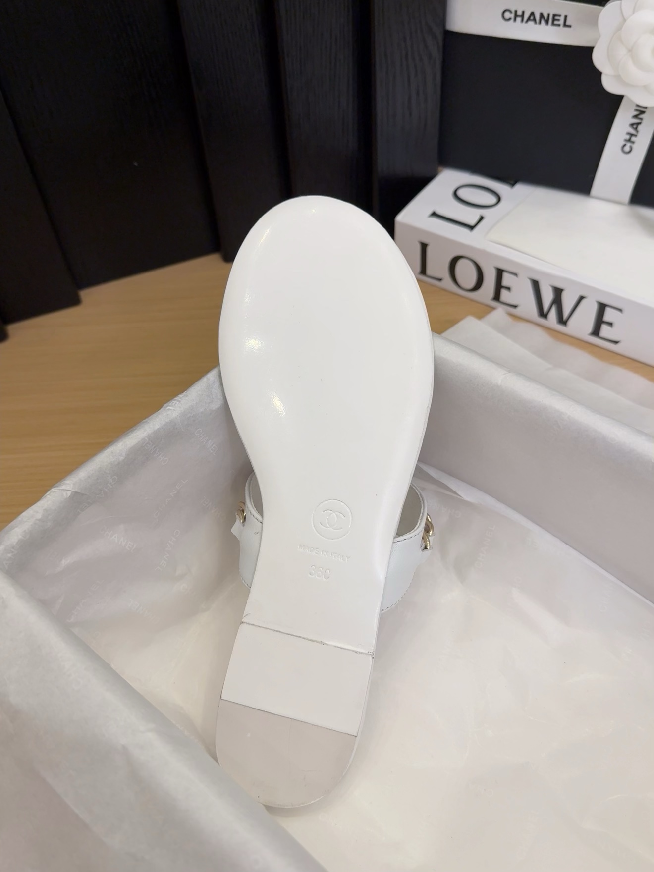 Elegant White Leather Thong Sandals With Chain Detail - Inspired by Chanel 10 i1743510722 7219 8