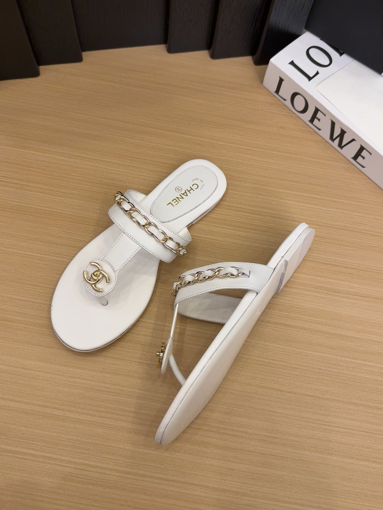 Elegant White Leather Thong Sandals With Chain Detail - Inspired by Chanel 1 Elegant White Leather Thong Sandals With Chain Detail - Inspired by Chanel