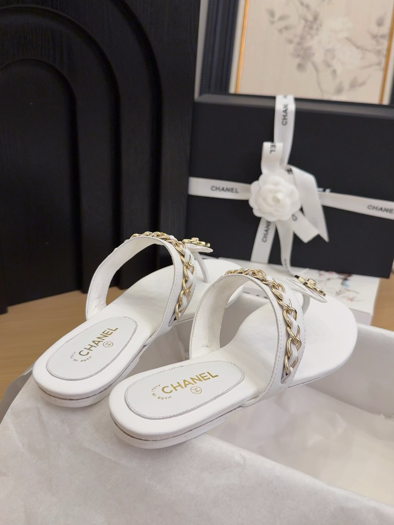 Elegant White Leather Thong Sandals With Chain Detail - Inspired by Chanel 9 i1743510722 7584 7
