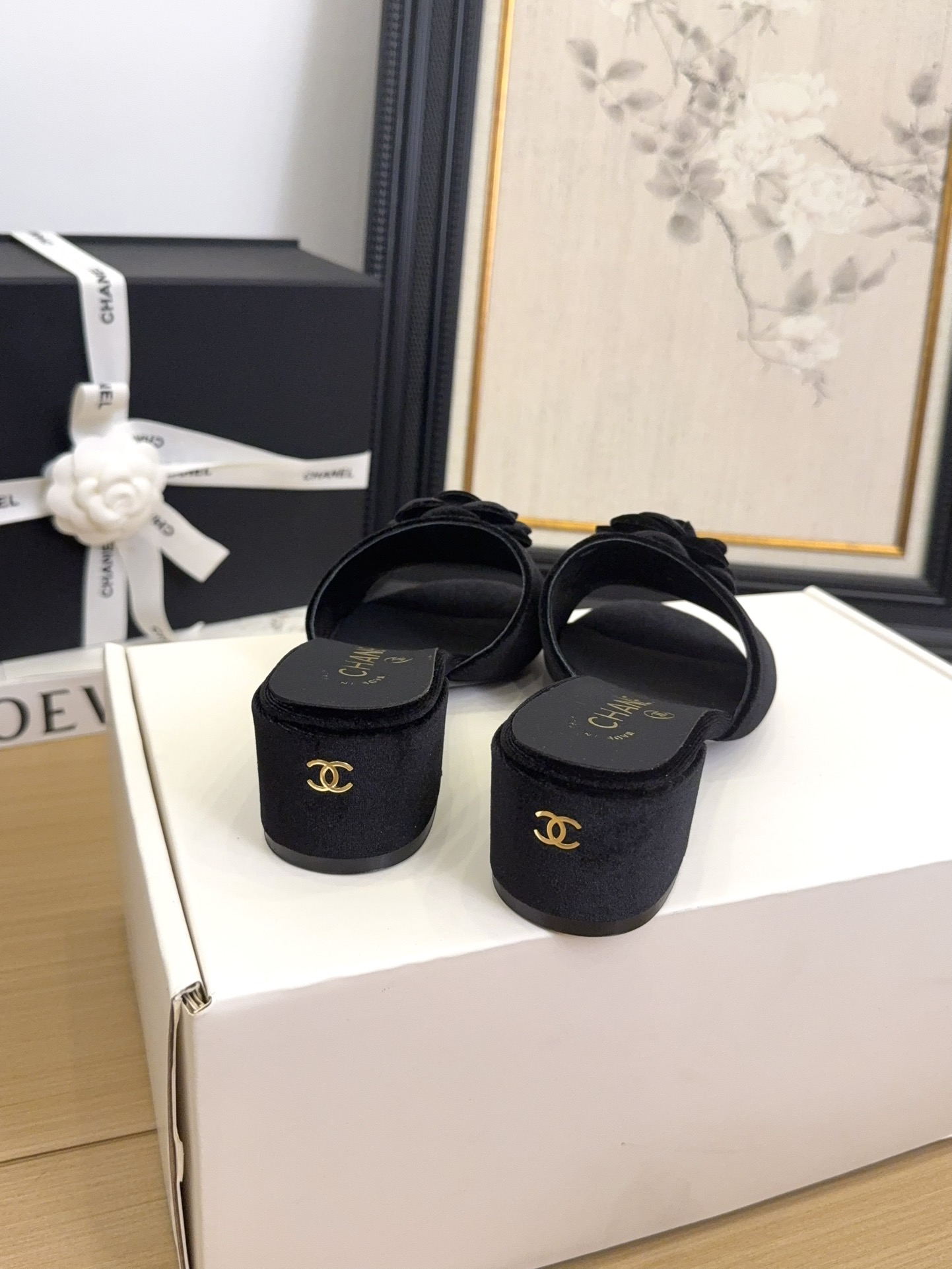 Elegant Chanel Women's Black Velvet Flower Block Heel Sandals 9 i1744199735 1374 5