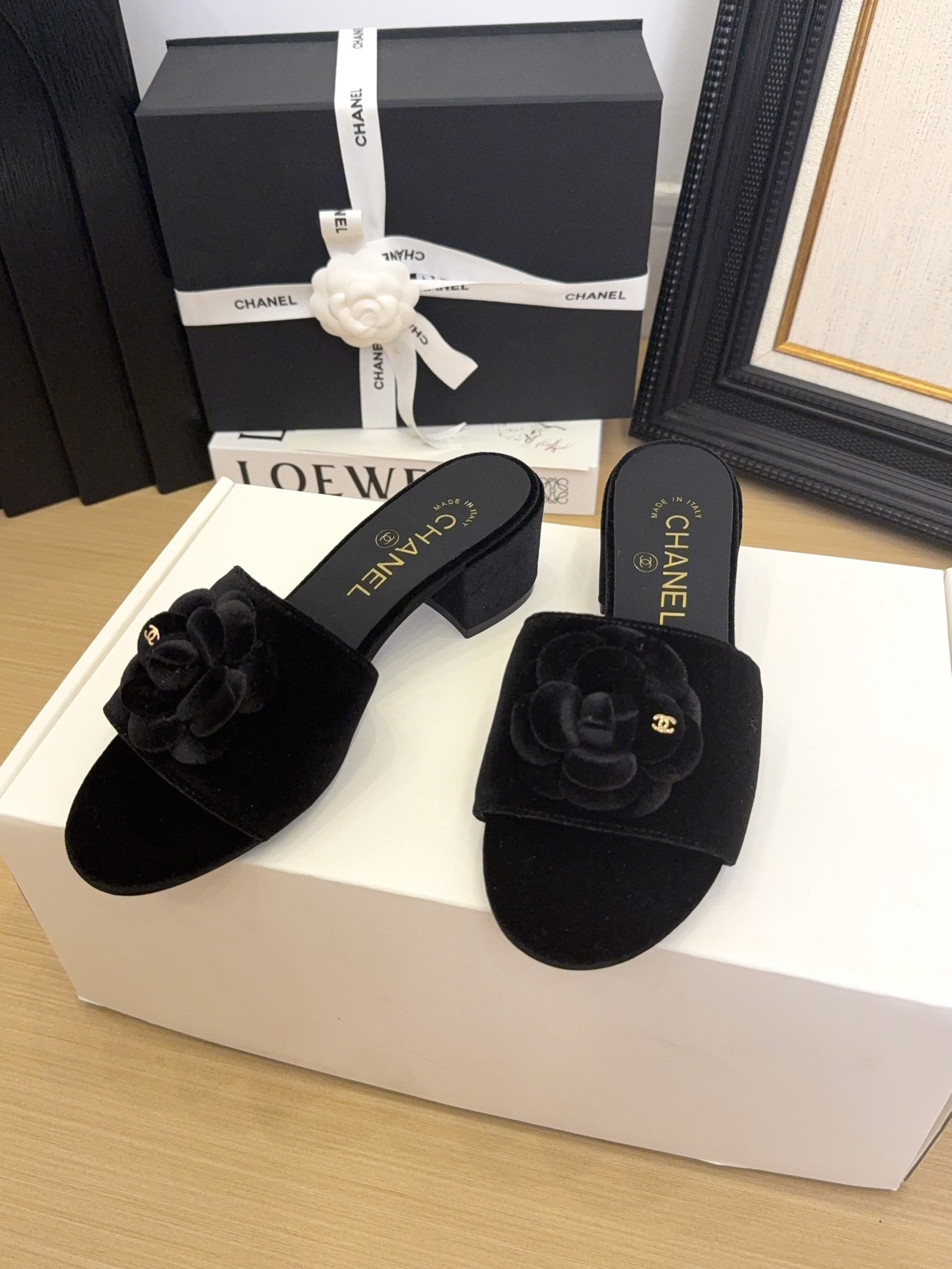 Elegant Chanel Women's Black Velvet Flower Block Heel Sandals 4 i1744199735 278 6