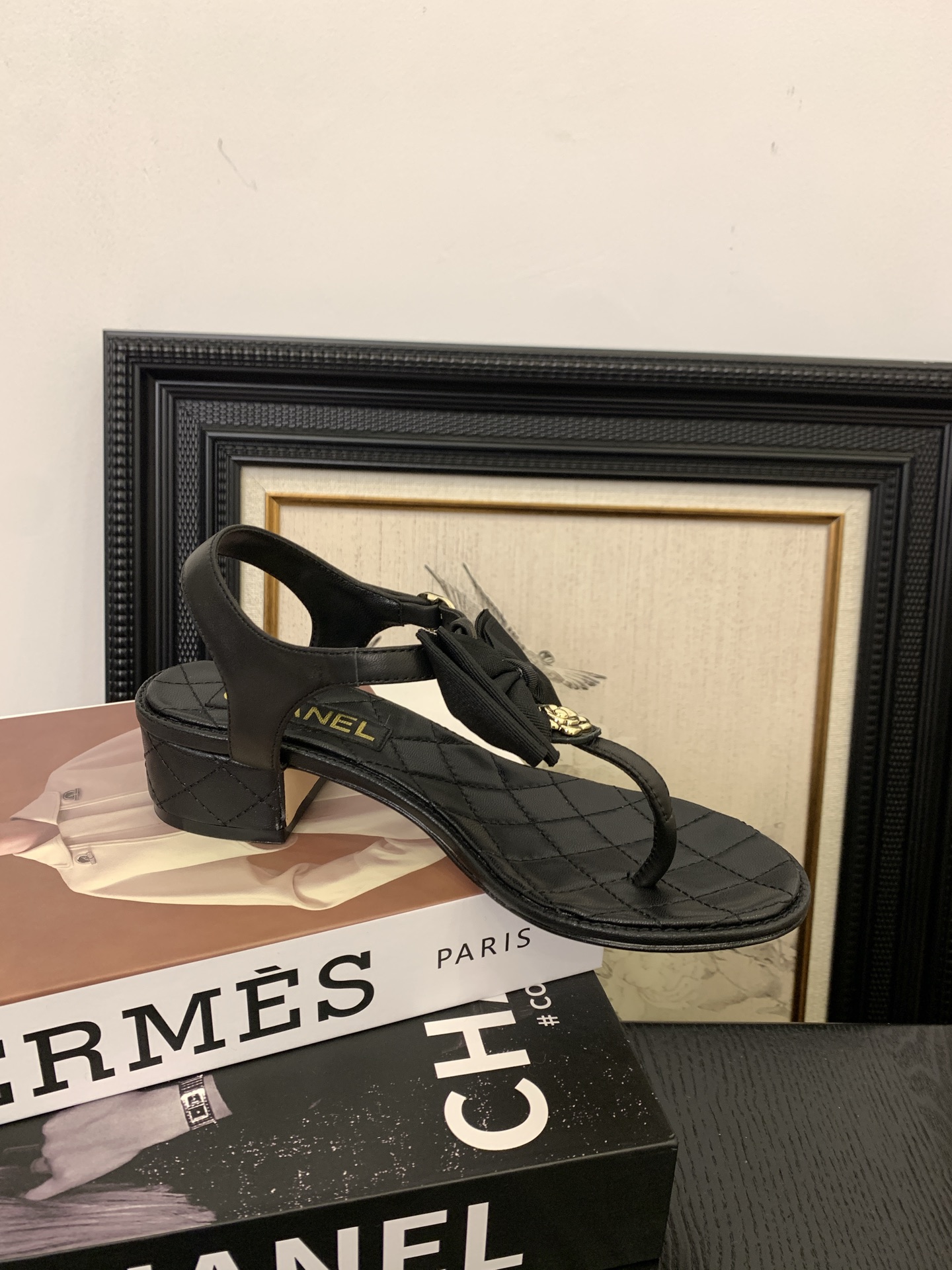 Chanel Women's Thong Sandals with Bow and Pearl Detail - Classic Style 9 i1745389634980 8101 0 7