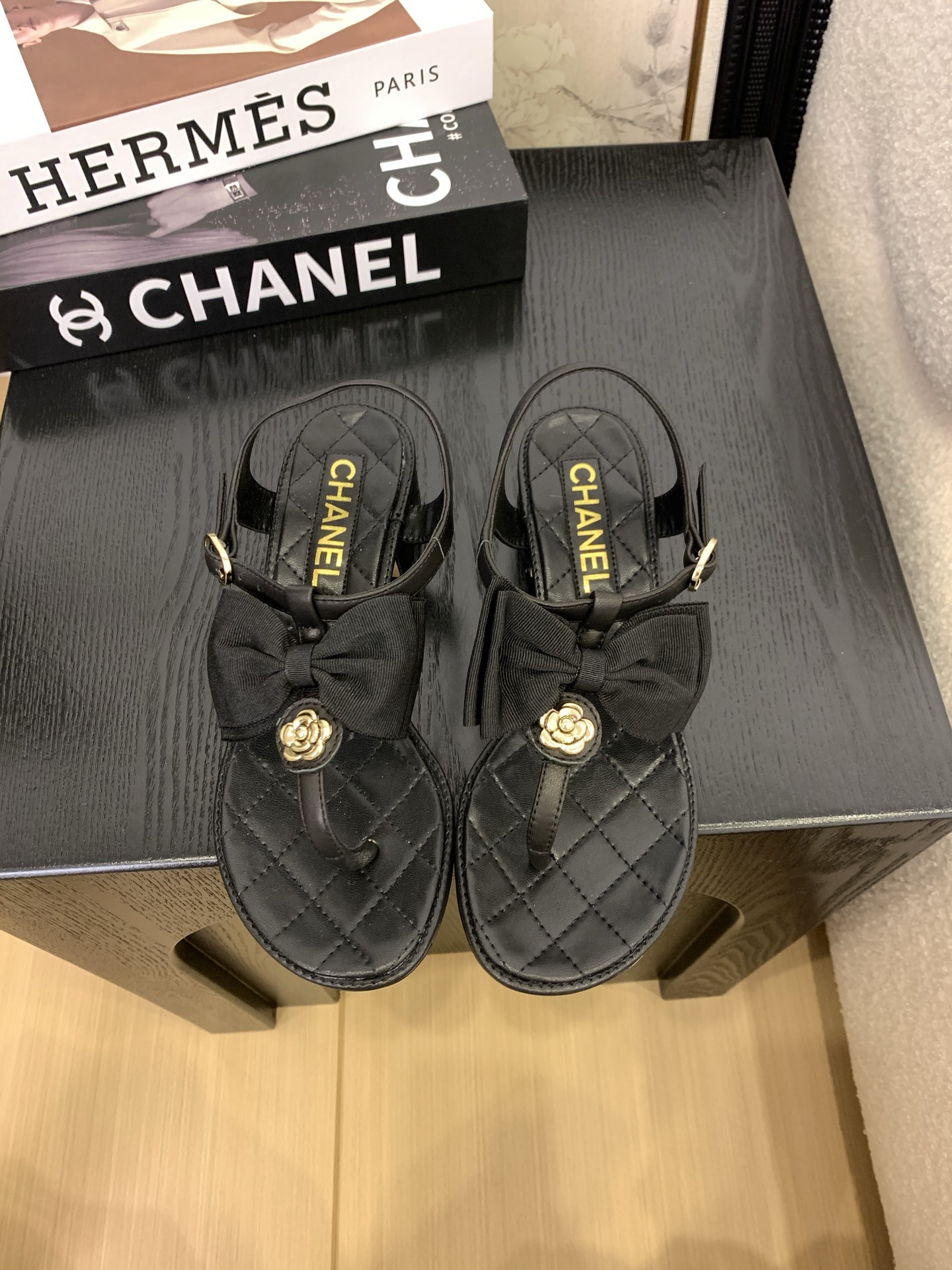 Chanel Women's Thong Sandals with Bow and Pearl Detail - Classic Style 3 i1745389637359 1932 0 0