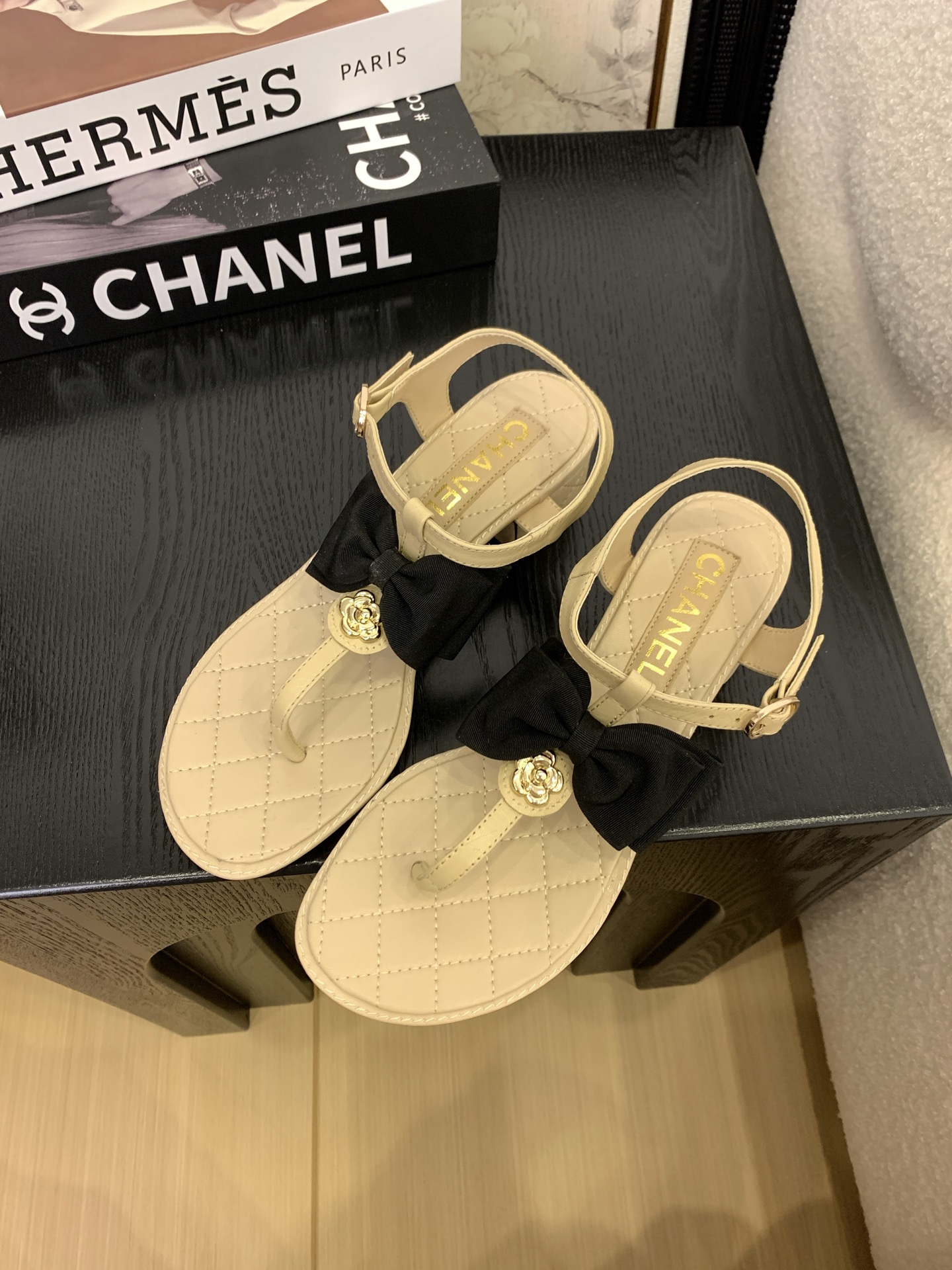 Chanel Women's Classic Thong Sandals with Pearl Buckle - Stylish & Comfortable 4 i1745389786369 1428 0 1