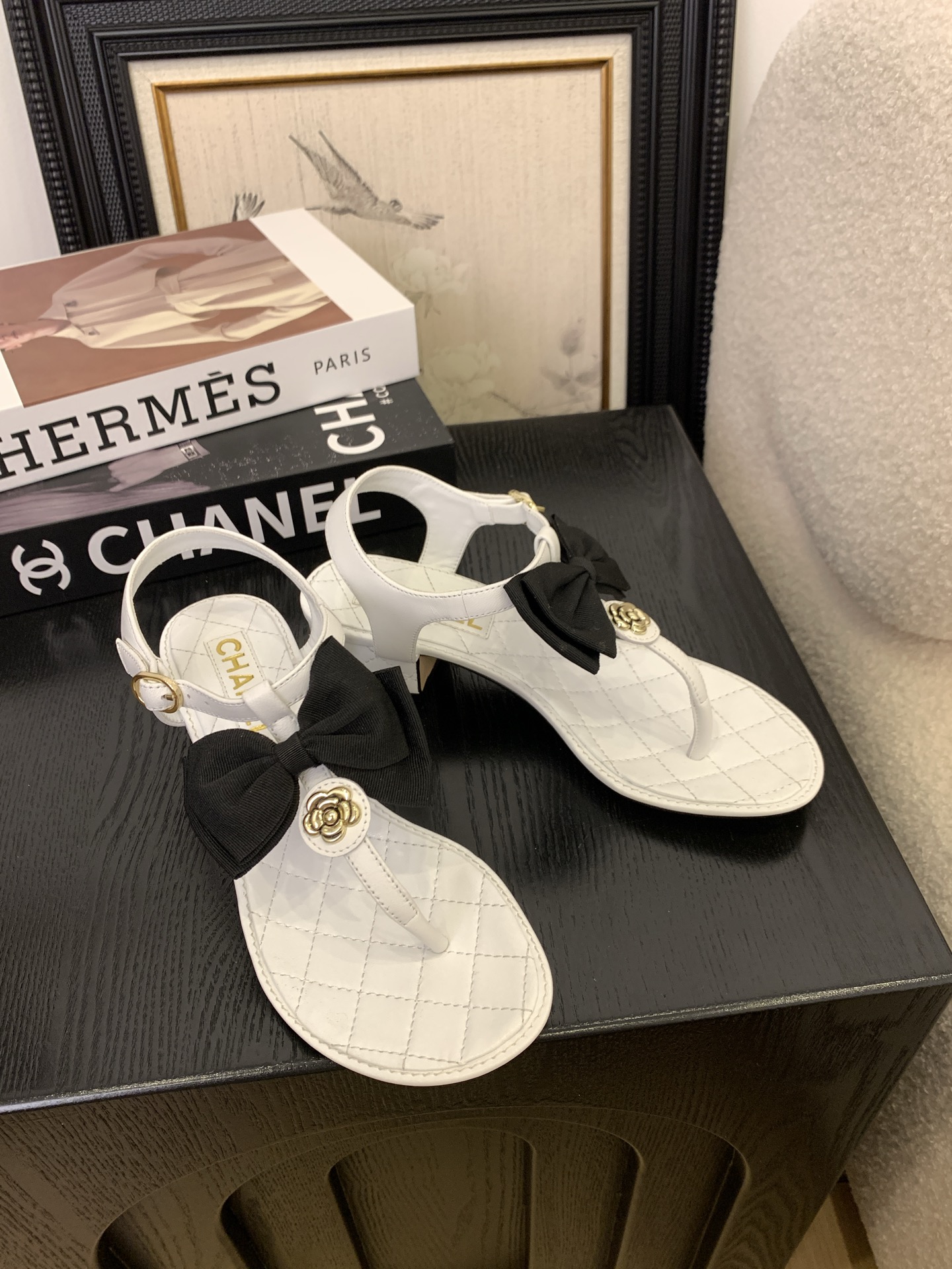 Chanel Women's Leather Thong Heeled Sandals with Bow Accent - Classic Style 5 i1745389896790 870 0 3