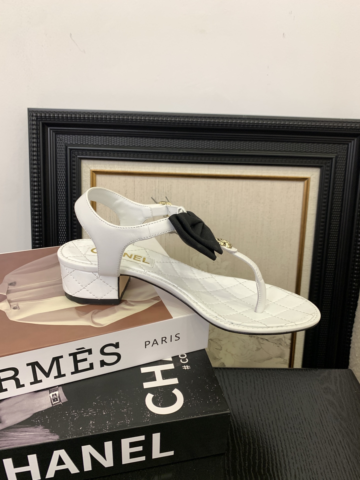 Chanel Women's Leather Thong Heeled Sandals with Bow Accent - Classic Style 9 i1745389901529 2908 0 7