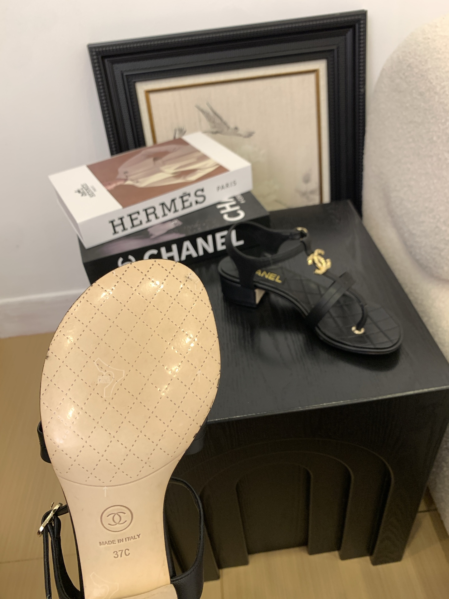 Chanel Women's Black Leather Pearl Thong Sandals With CC Logo, Size 35-39 6 i1745398215248 6115 0 4