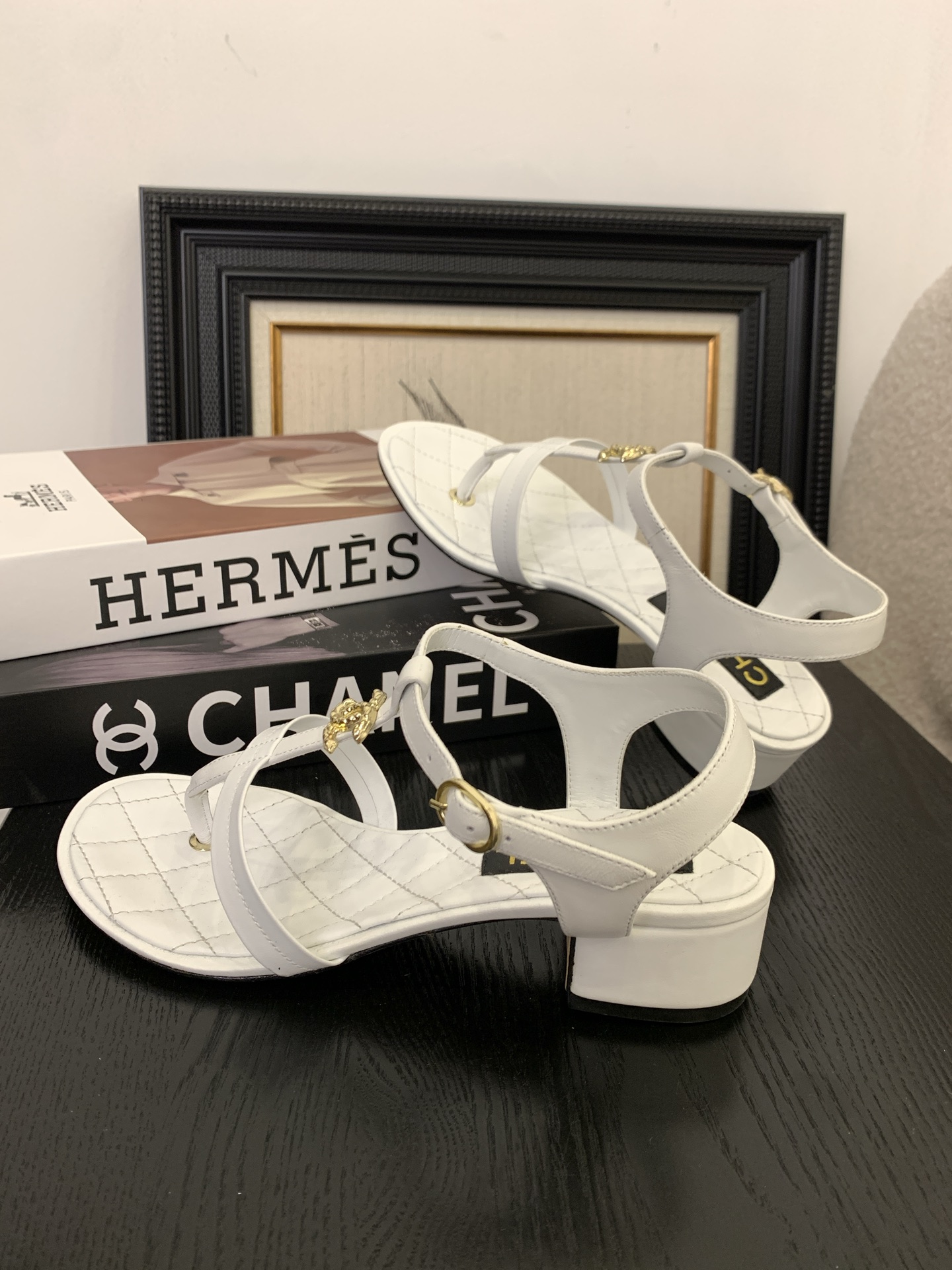 Chanel 2025 Spring/Summer Pearl Clasp Thong Sandals - Classic & Stylish 8 i1745398380032 5147 0 6