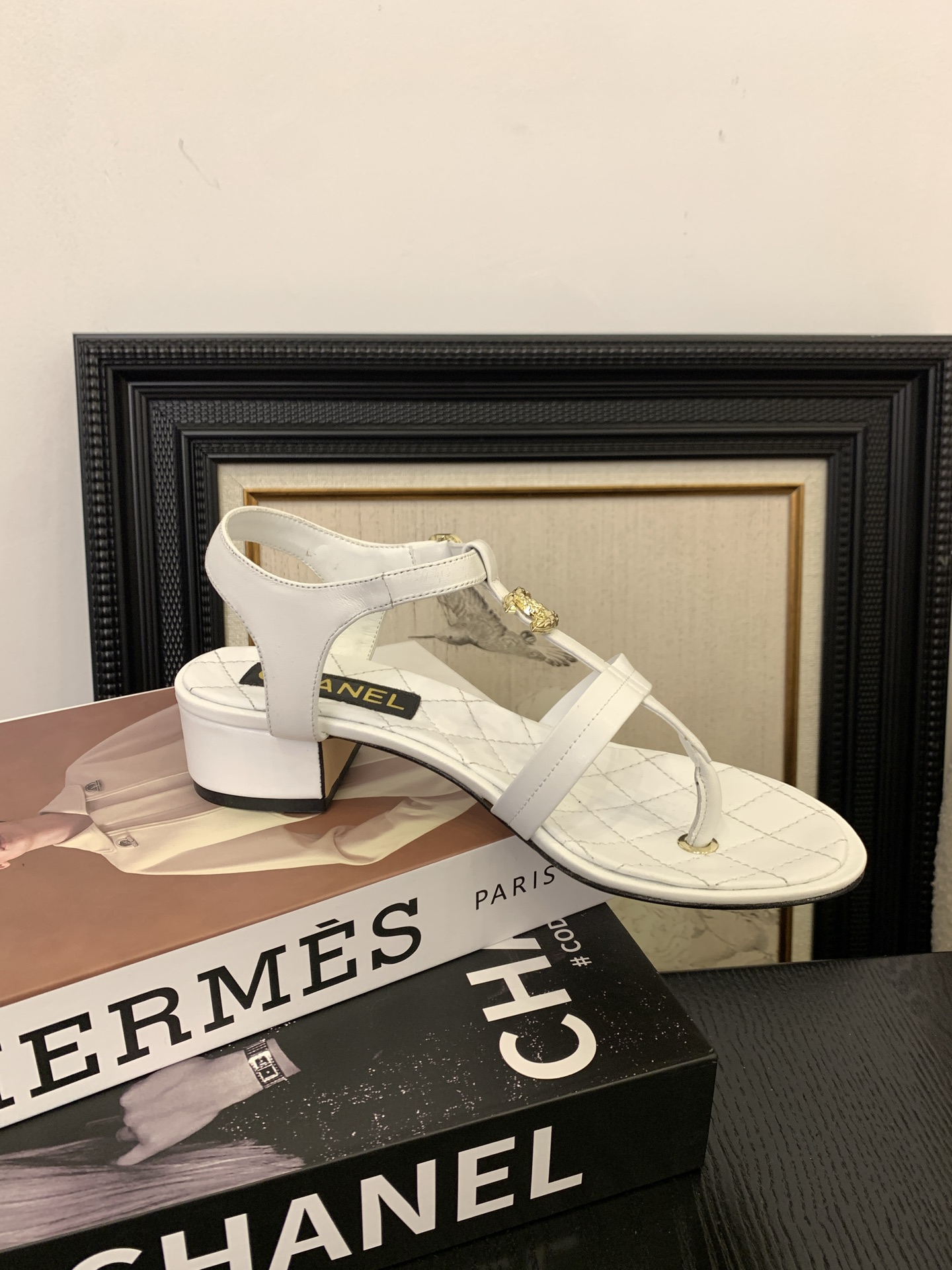 Chanel 2025 Spring/Summer Pearl Clasp Thong Sandals - Classic & Stylish 9 i1745398386120 9748 0 7