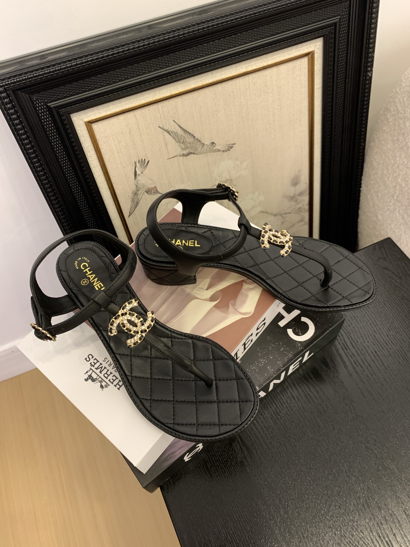 Chanel Women's Classic Thong Sandals with Pearl CC Logo - Luxurious Comfort 8 i1745403234524 387 0 6