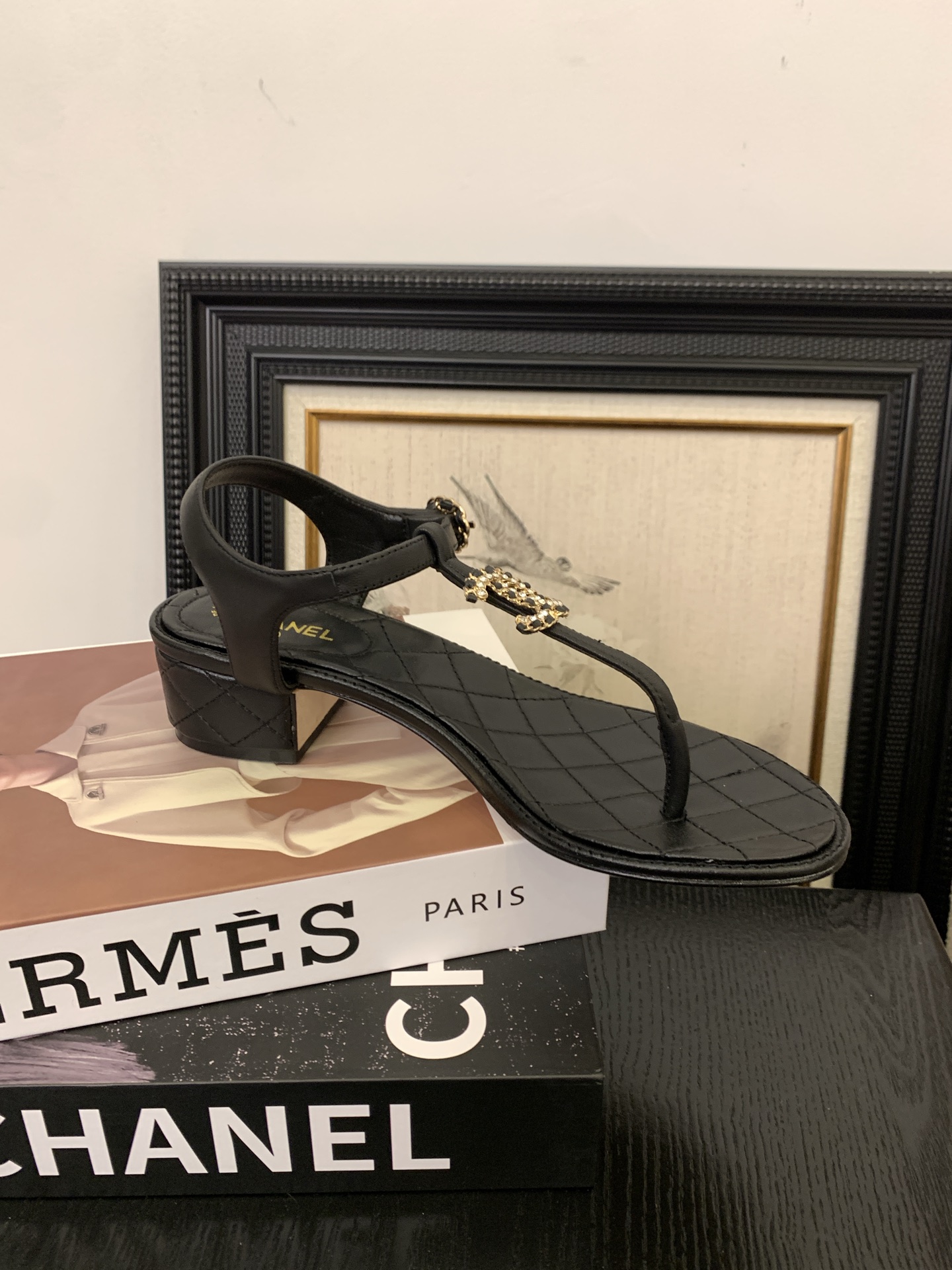 Chanel Women's Classic Thong Sandals with Pearl CC Logo - Luxurious Comfort 10 i1745403234609 3754 0 8