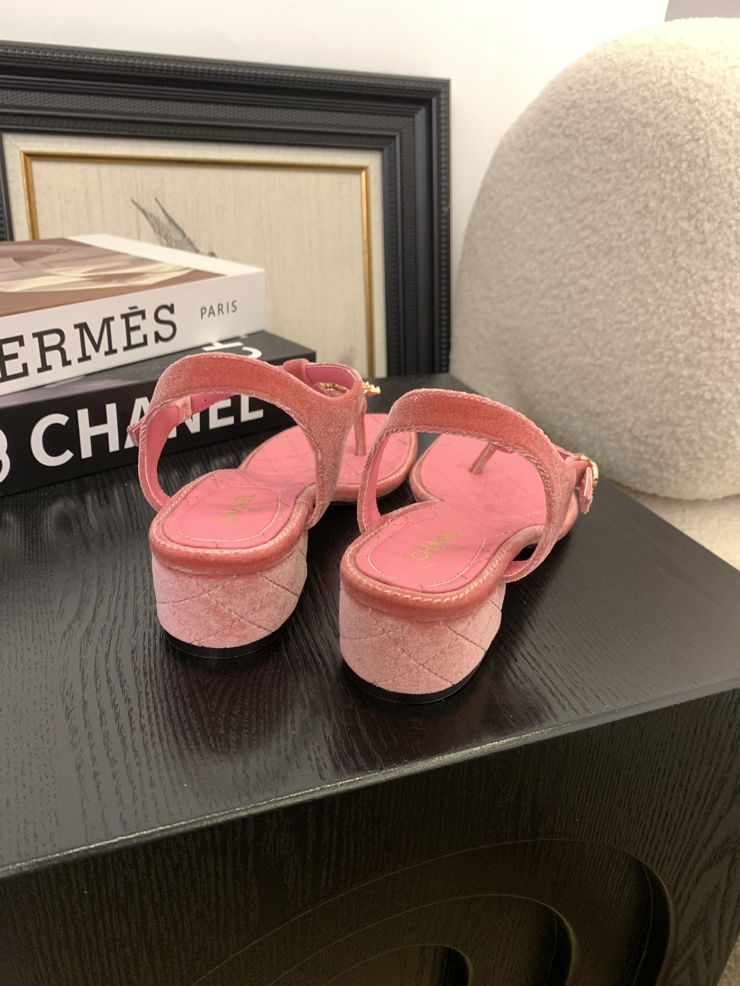 Chanel Women's Classic Thong Sandals with Iridescent Pearl CC Logo 7 i1745406818631 6449 0 4