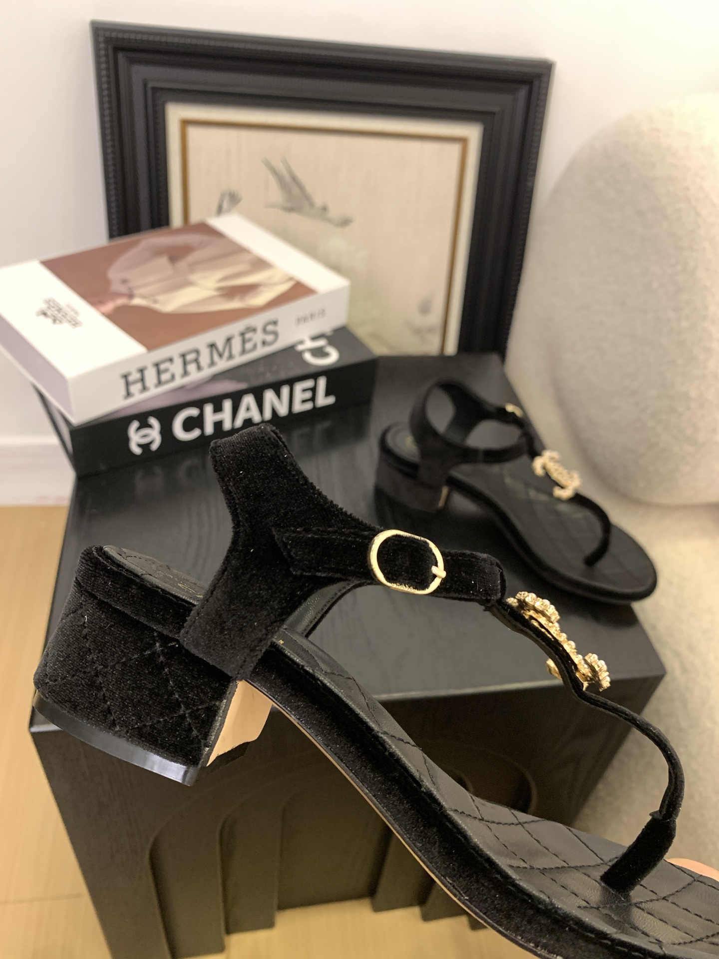 Chanel Women's Pearl-Embellished Thong Sandals - Classic Black 5 i1745406884167 8415 0 2