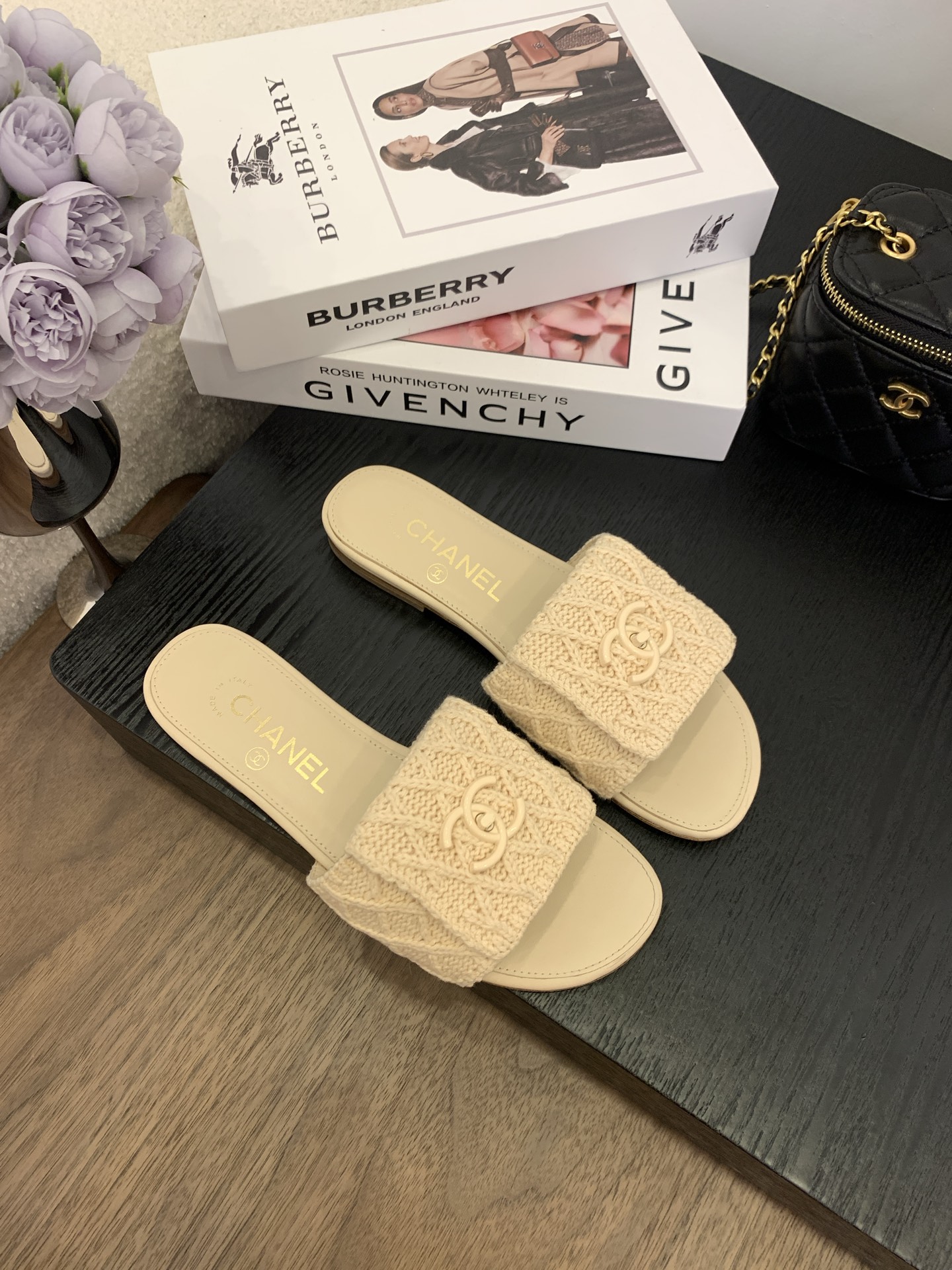 Elegant Chanel Women's Beige Knit CC Logo Pool Slides Sandals 2 i1745555025883 7975 0 2